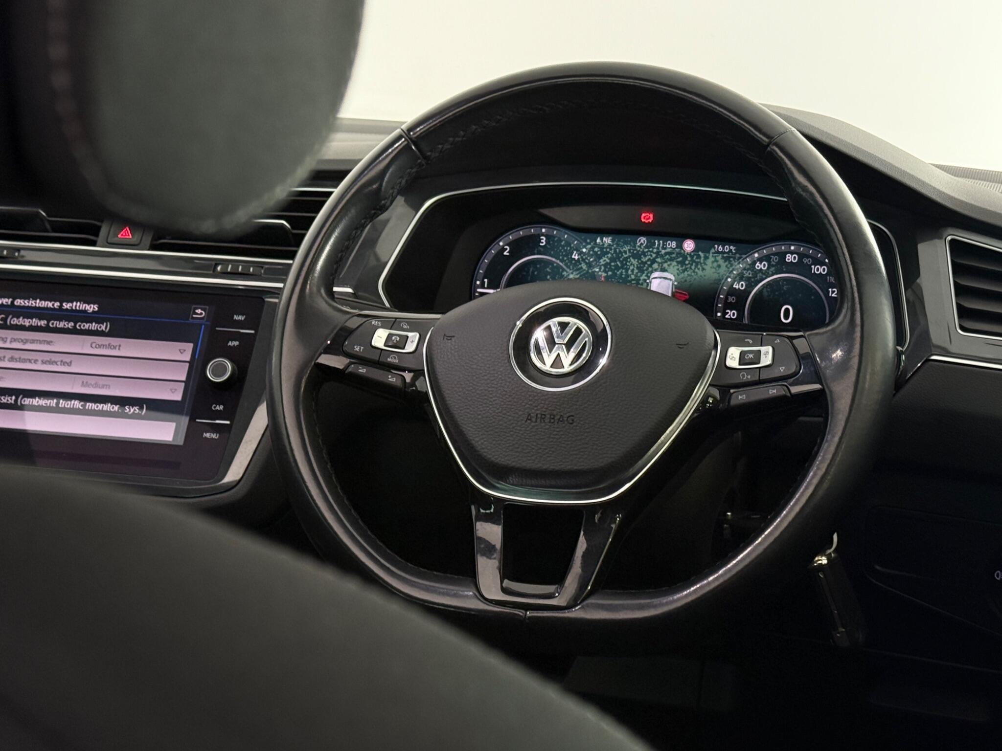Volkswagen Tiguan view 13