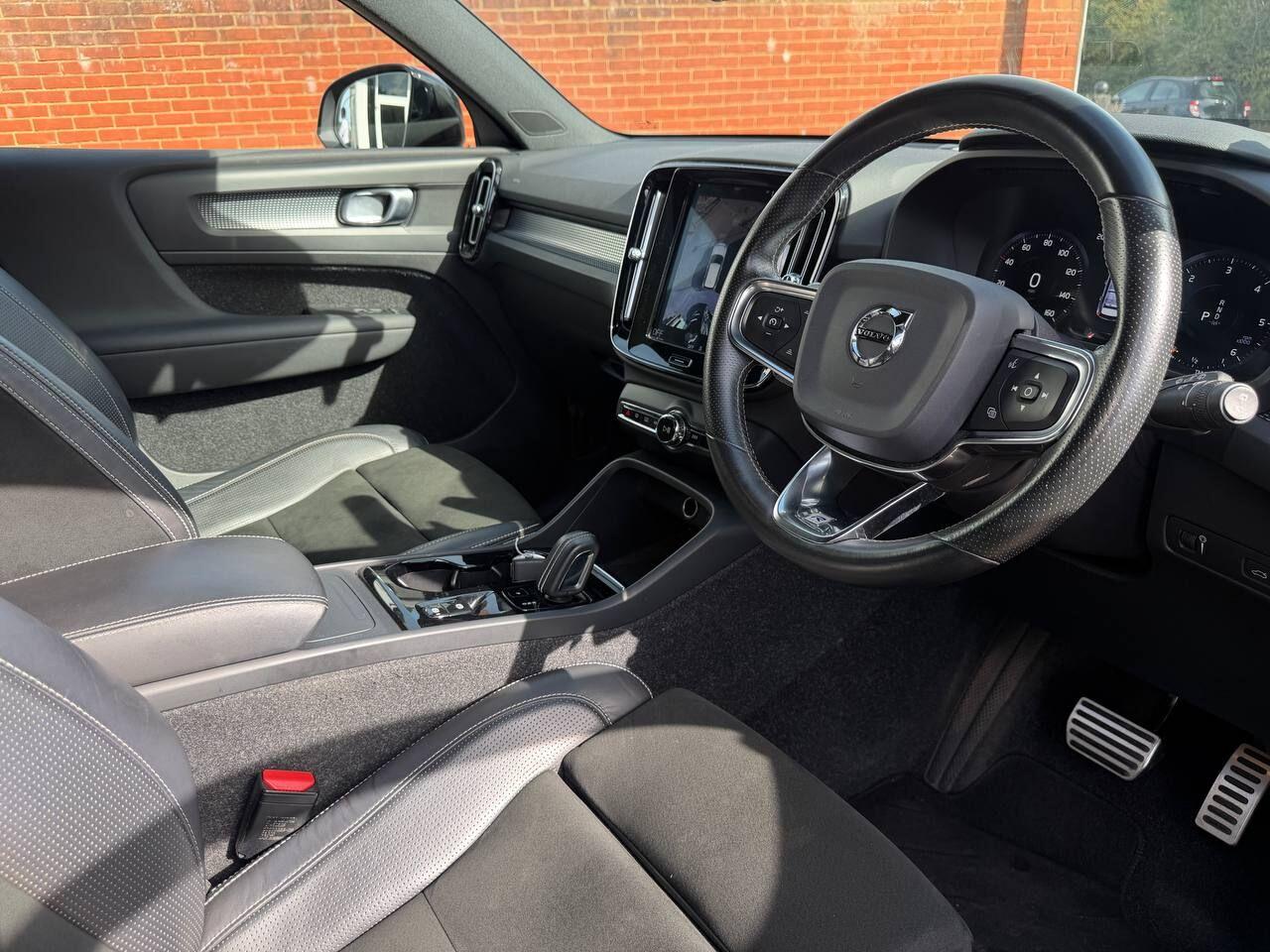 Volvo XC40 view 10
