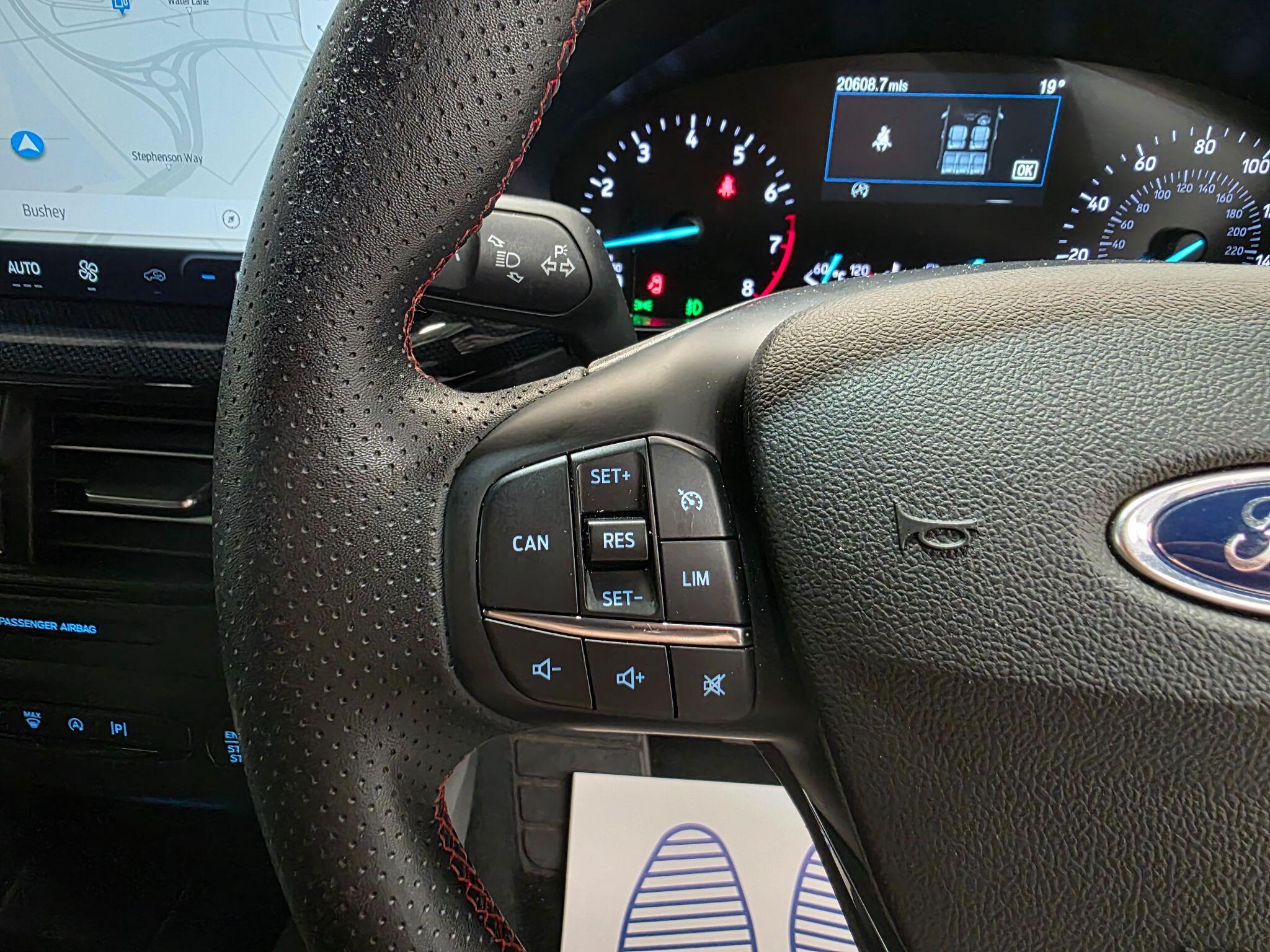 Ford Focus view 15