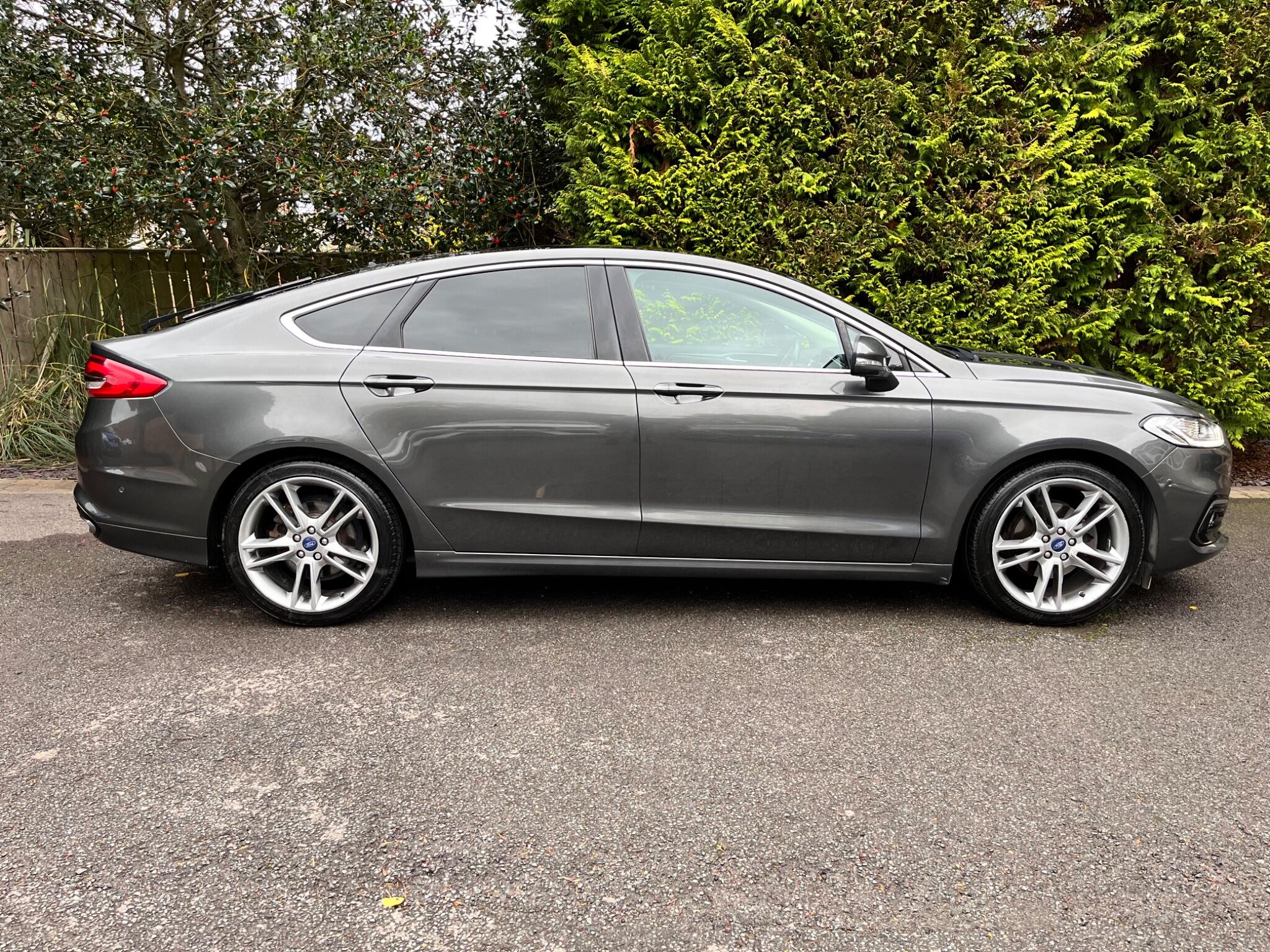 Ford Mondeo view 18