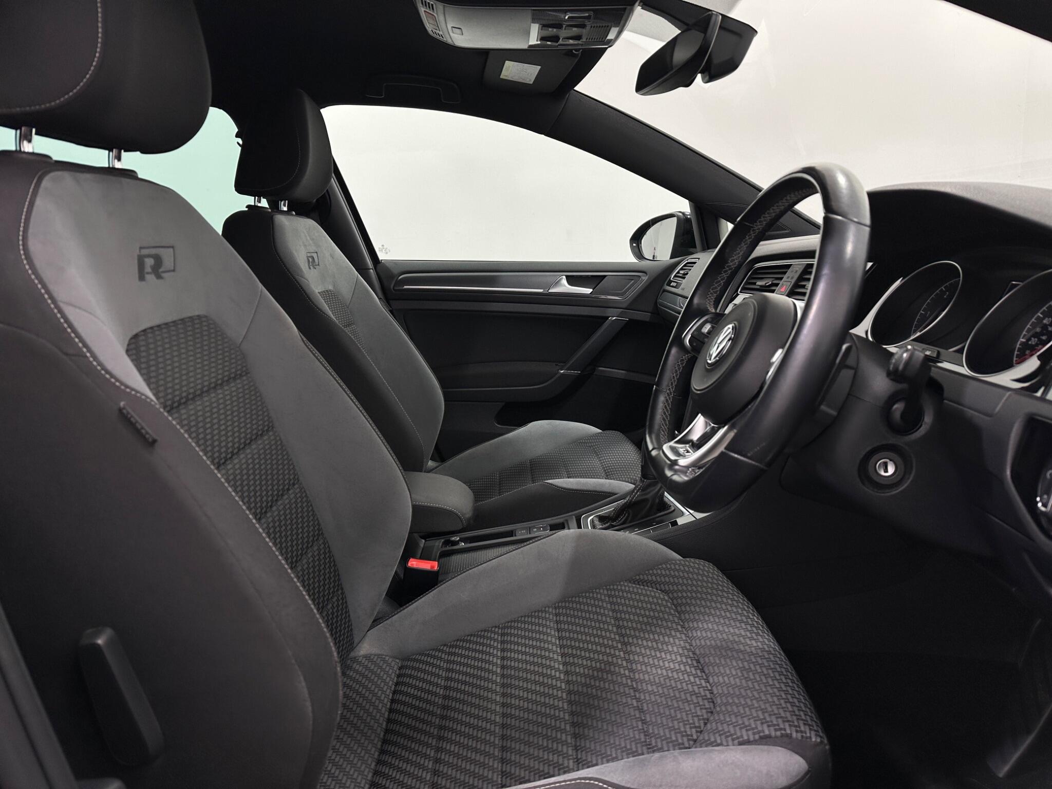 Volkswagen Golf view 32