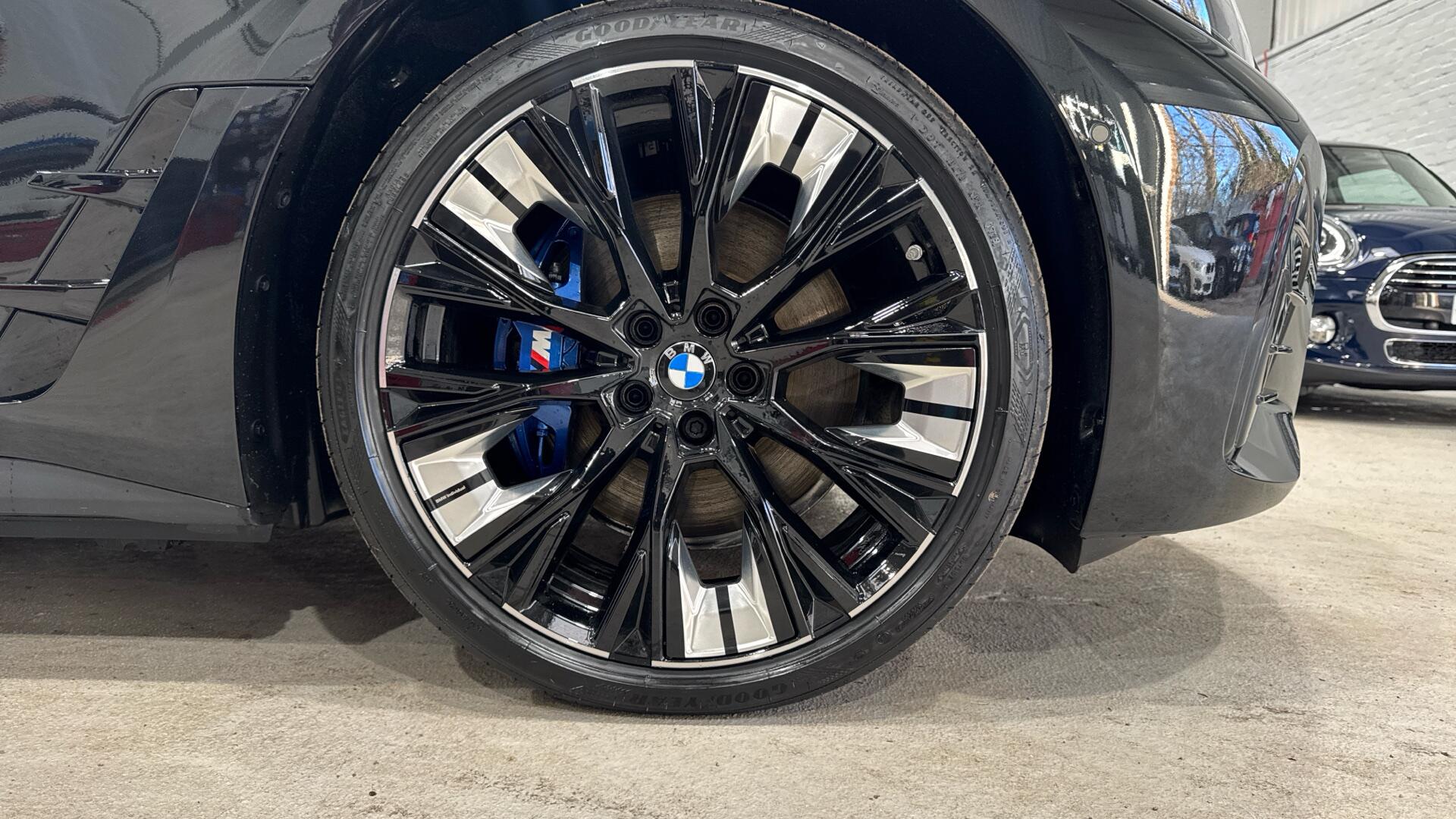 BMW I4 view 14