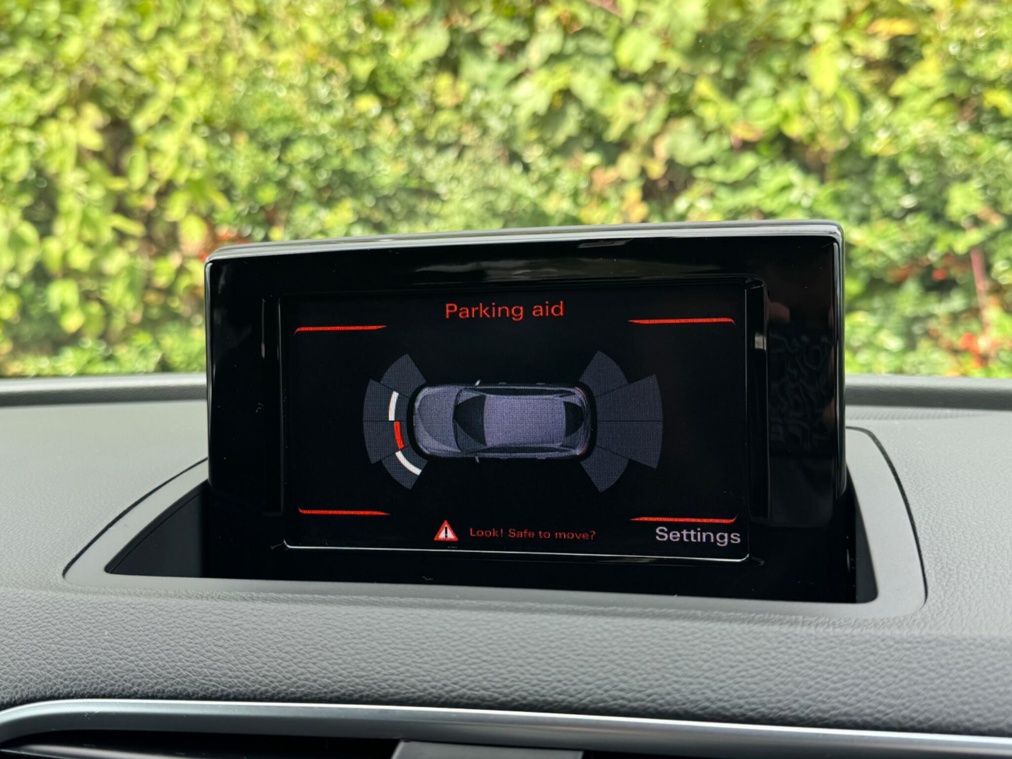 Audi Q3 view 29