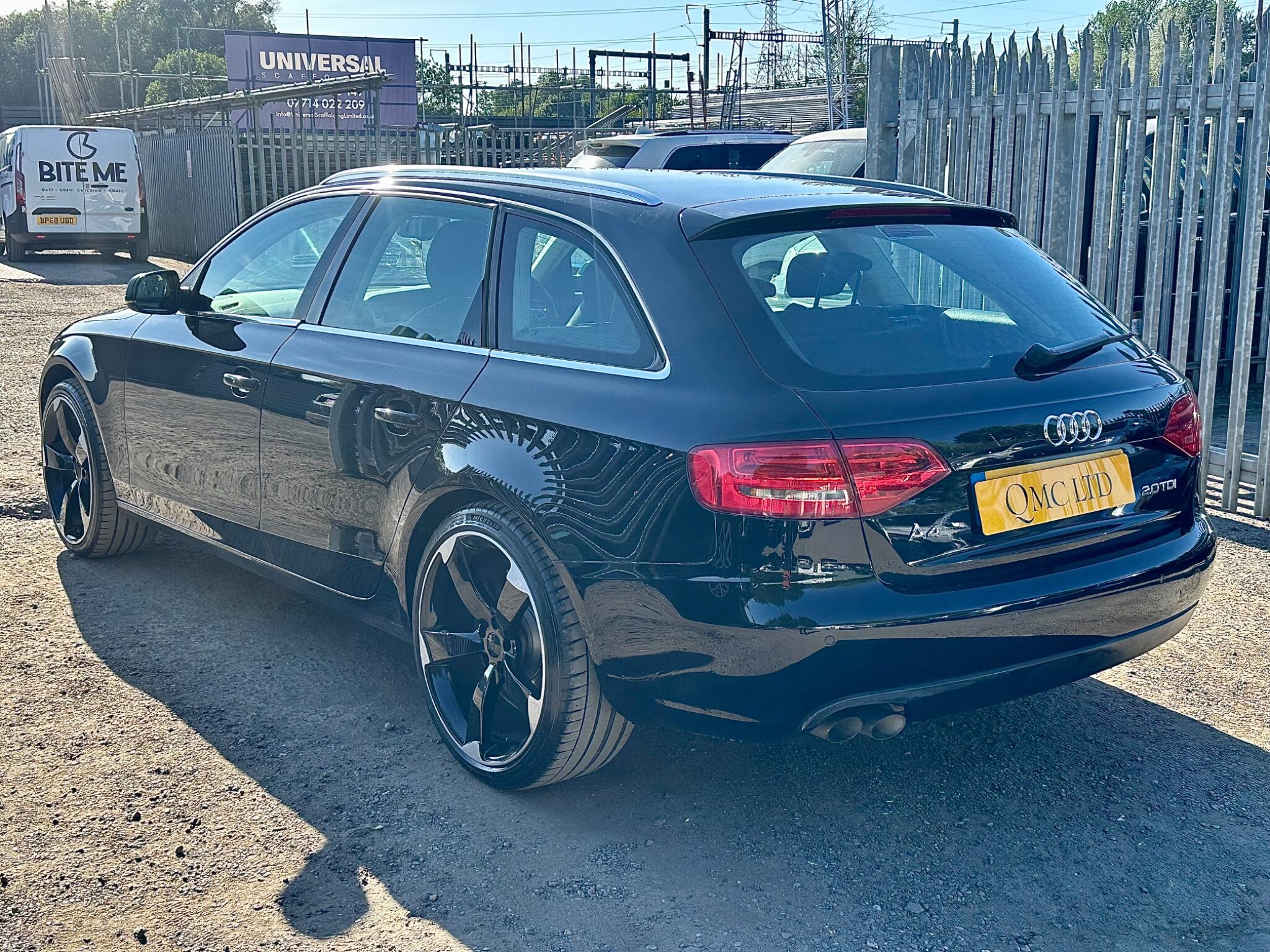 Audi A4 Avant view 7