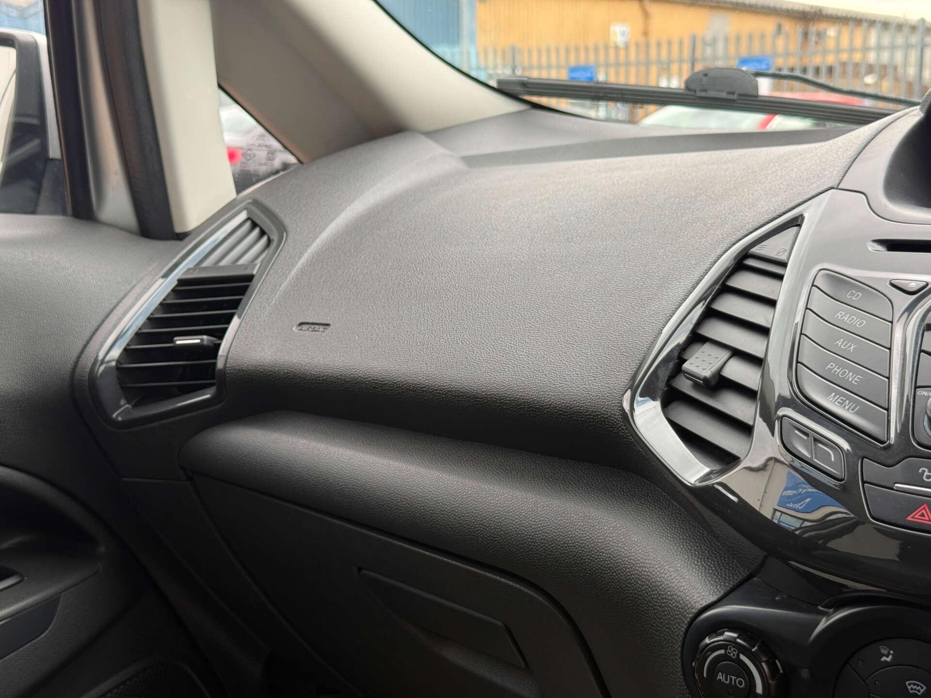 Ford Ecosport view 56