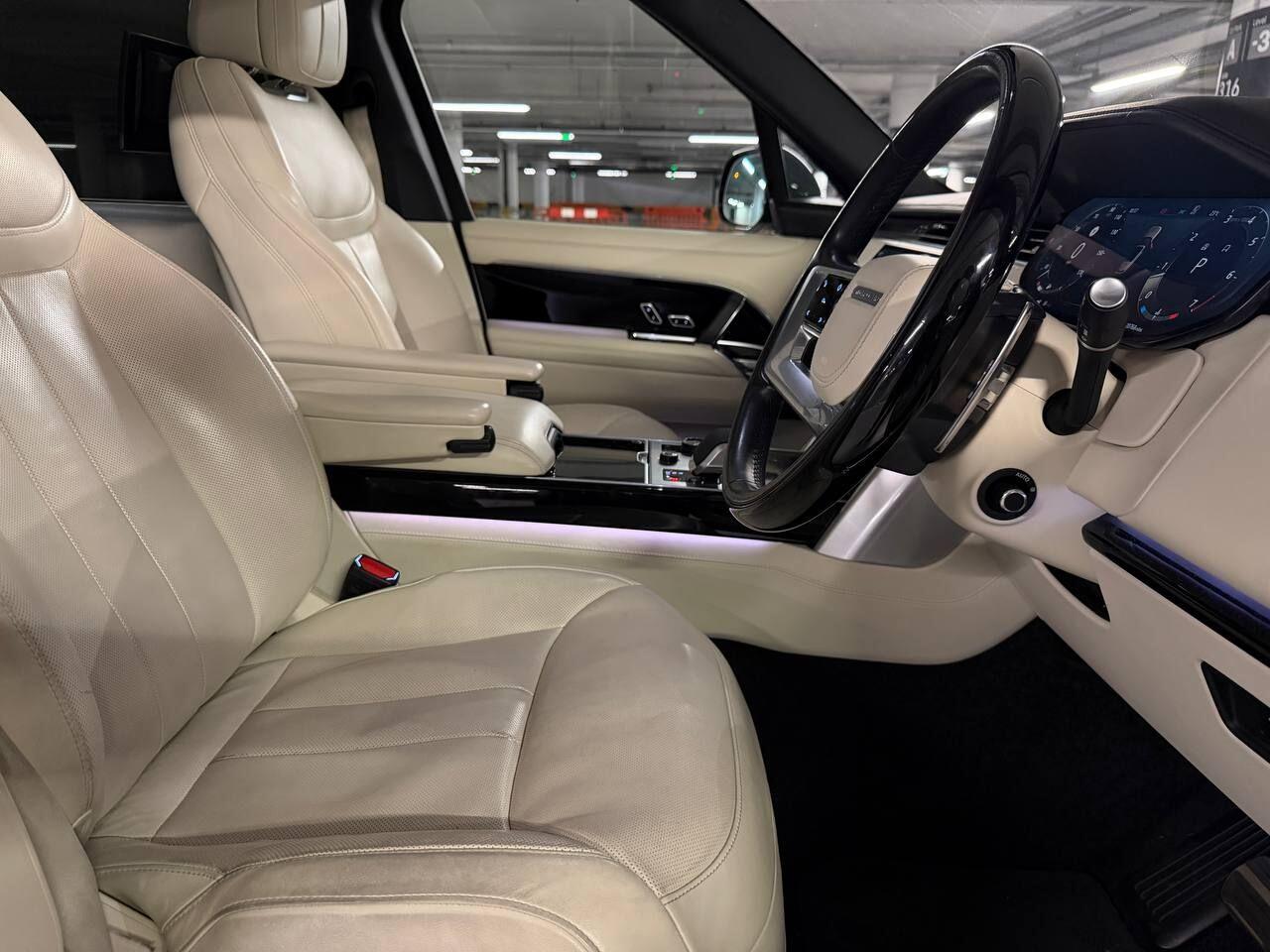 Land Rover Range Rover view 11
