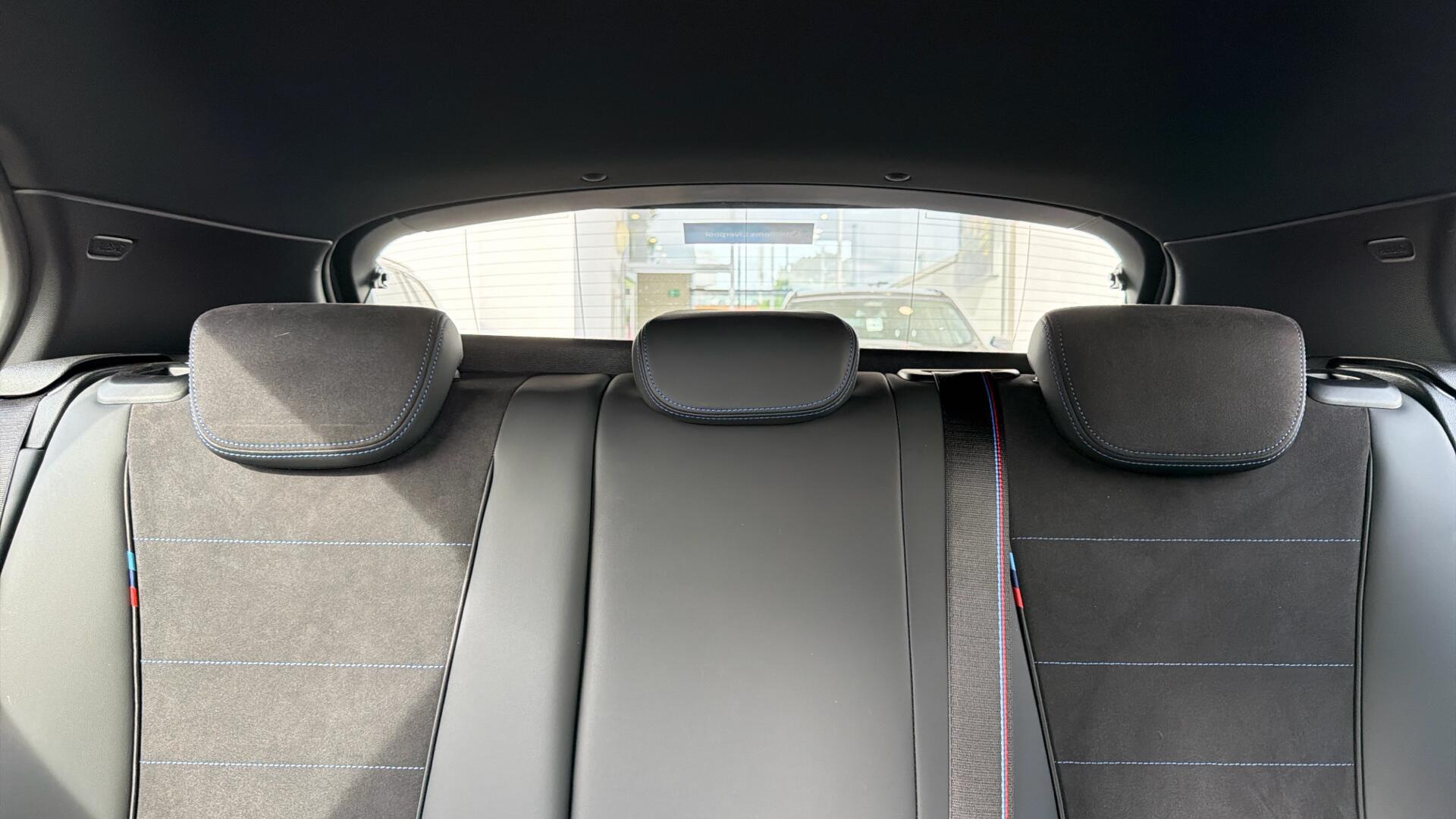 BMW 1 Series view 36