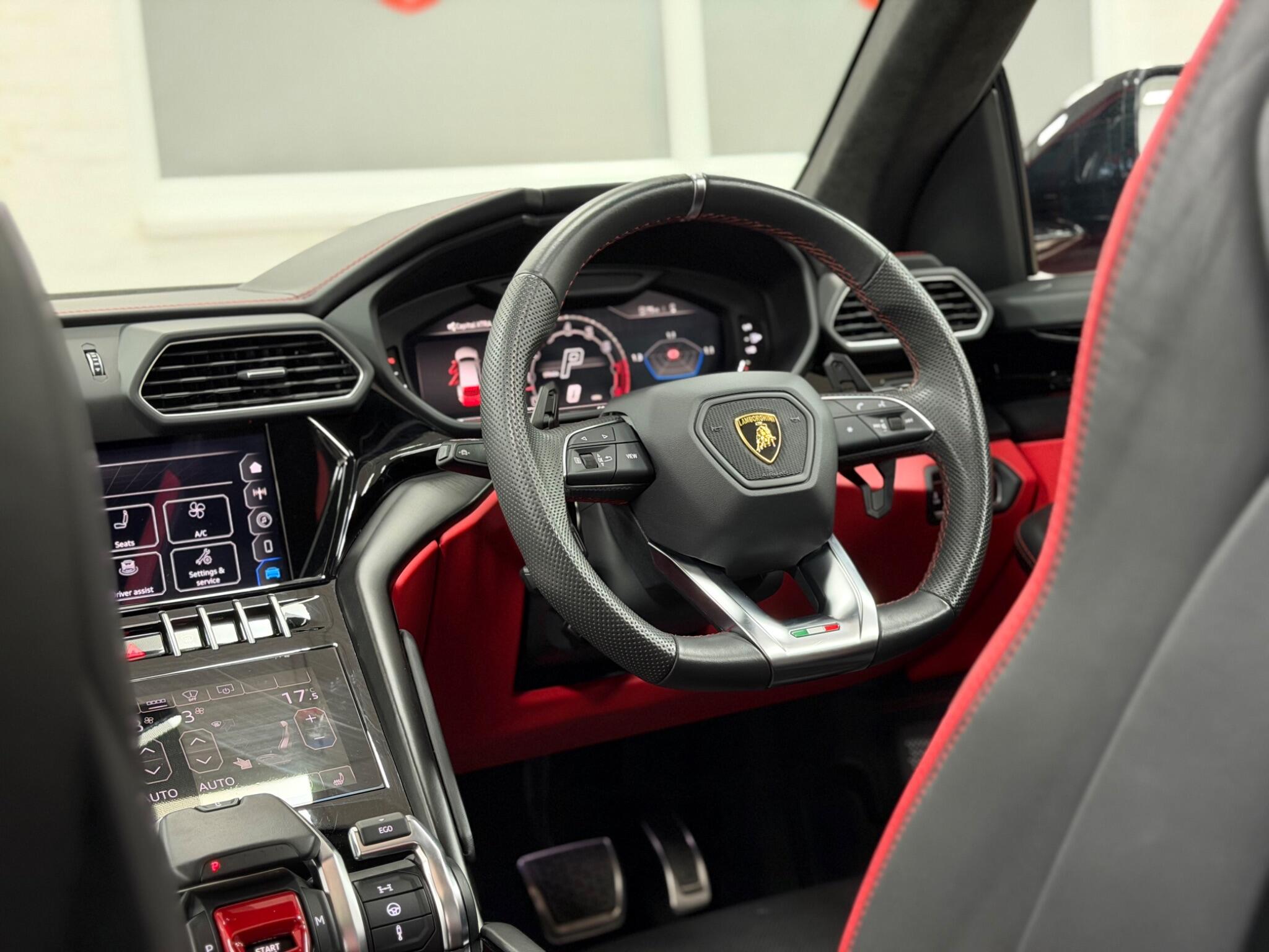 Lamborghini Urus view 2