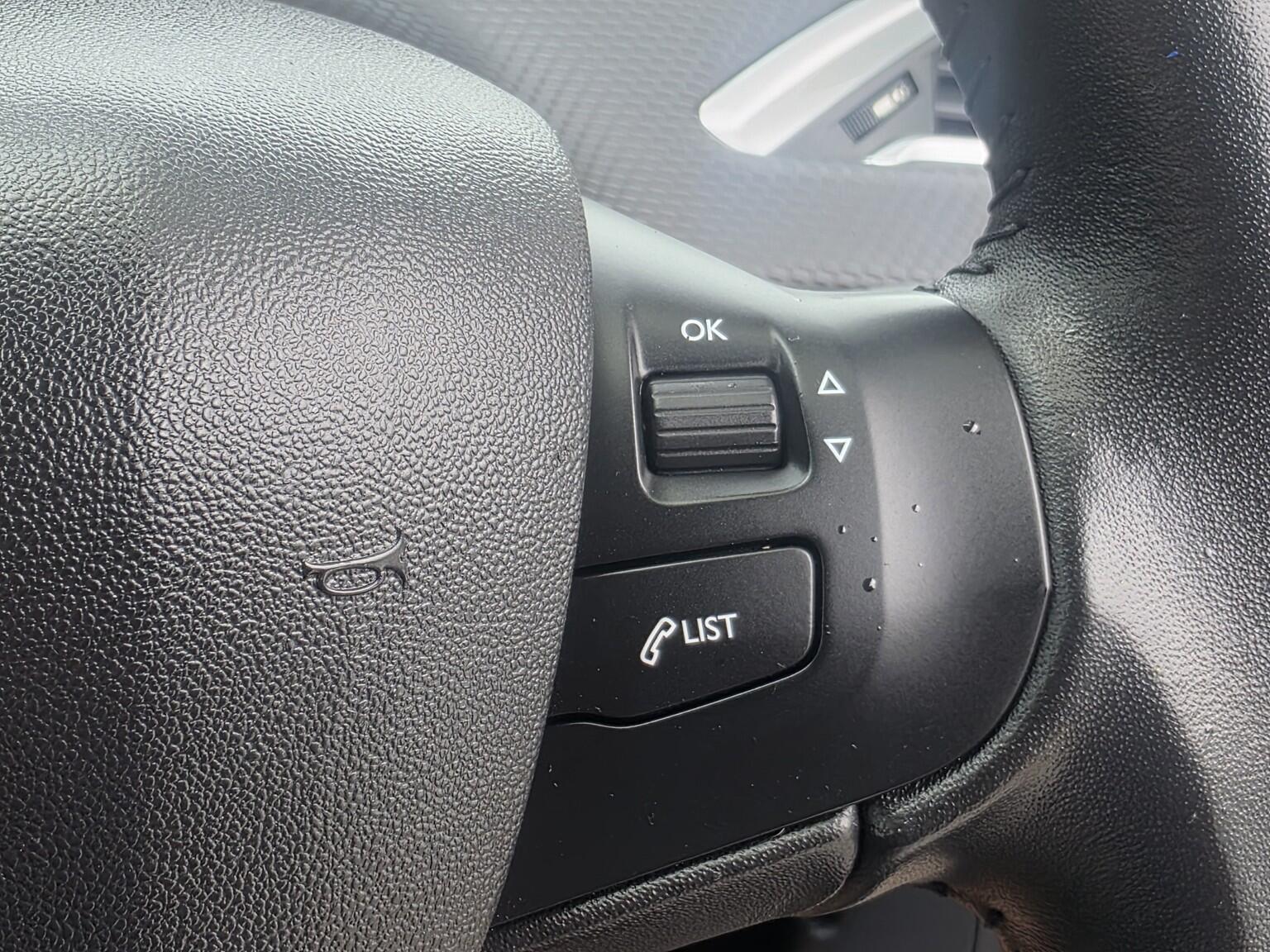 Peugeot 2008 view 15