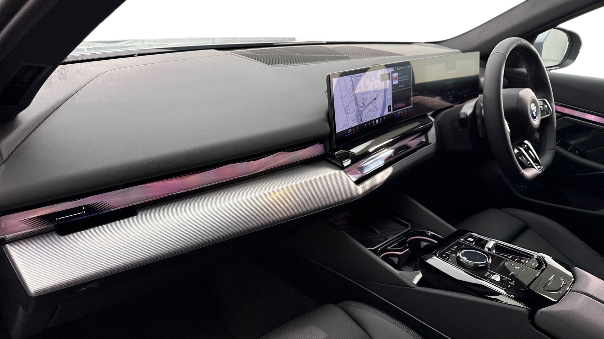 BMW 5 Series view 7