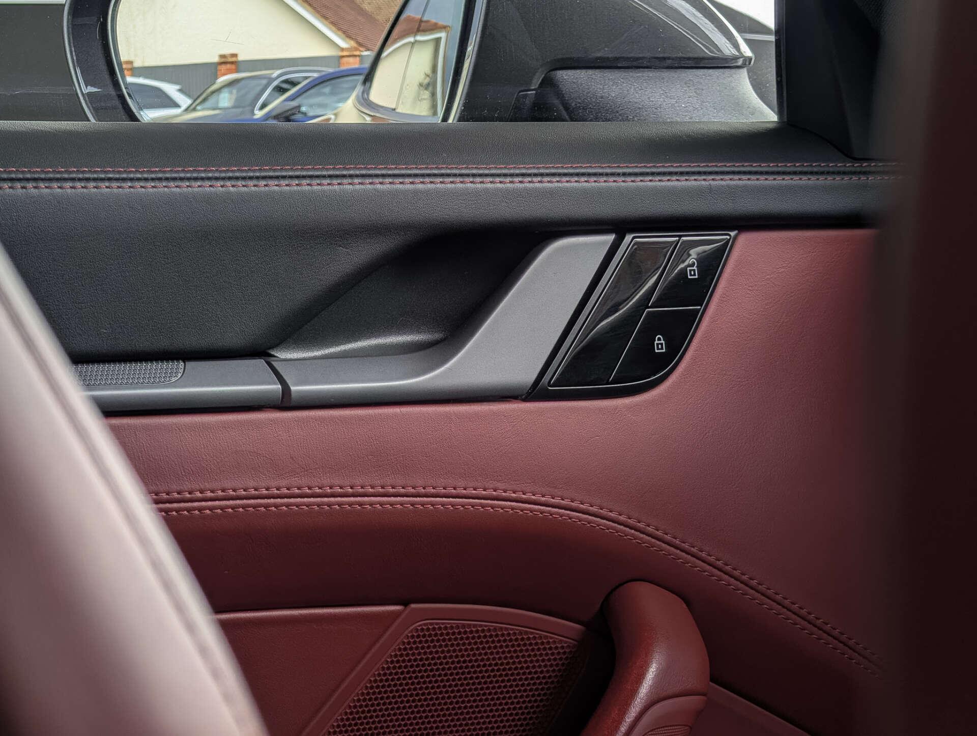 Porsche 911 view 48