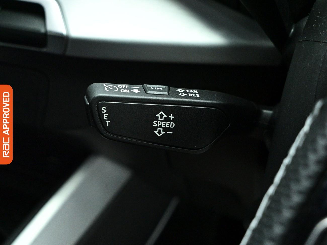 Audi Q2 view 21