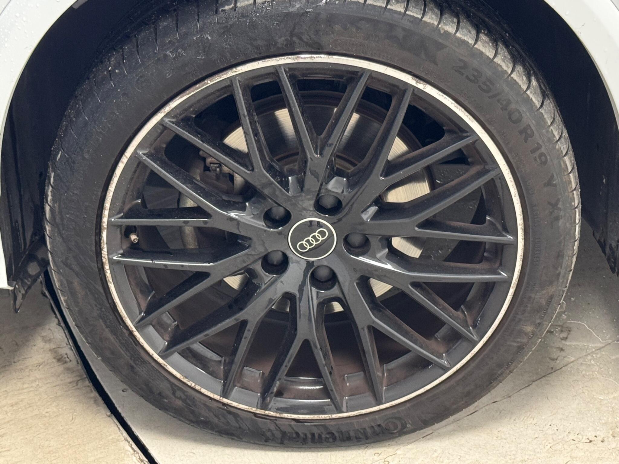 Audi Q2 view 13