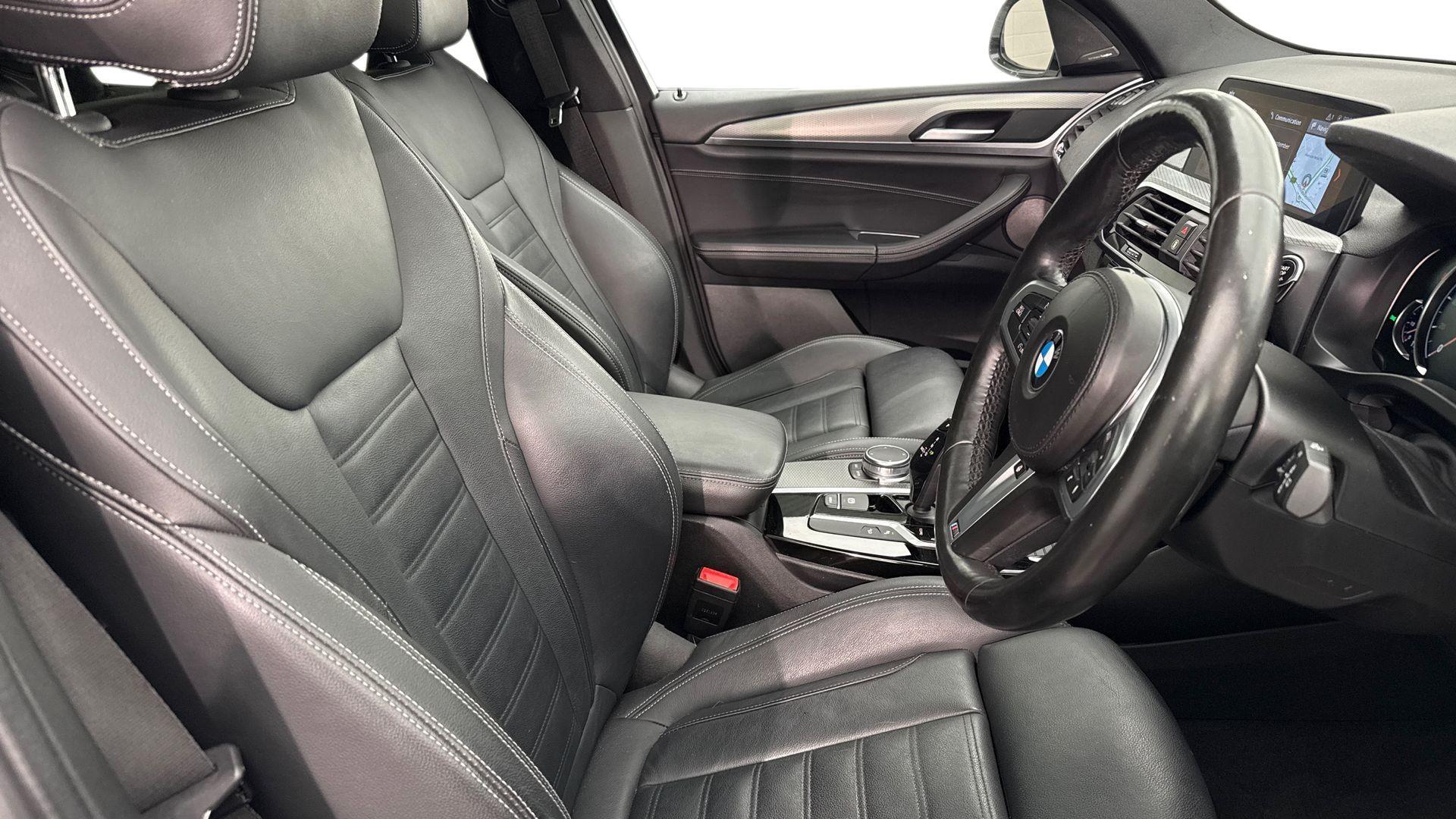 BMW X3 view 11