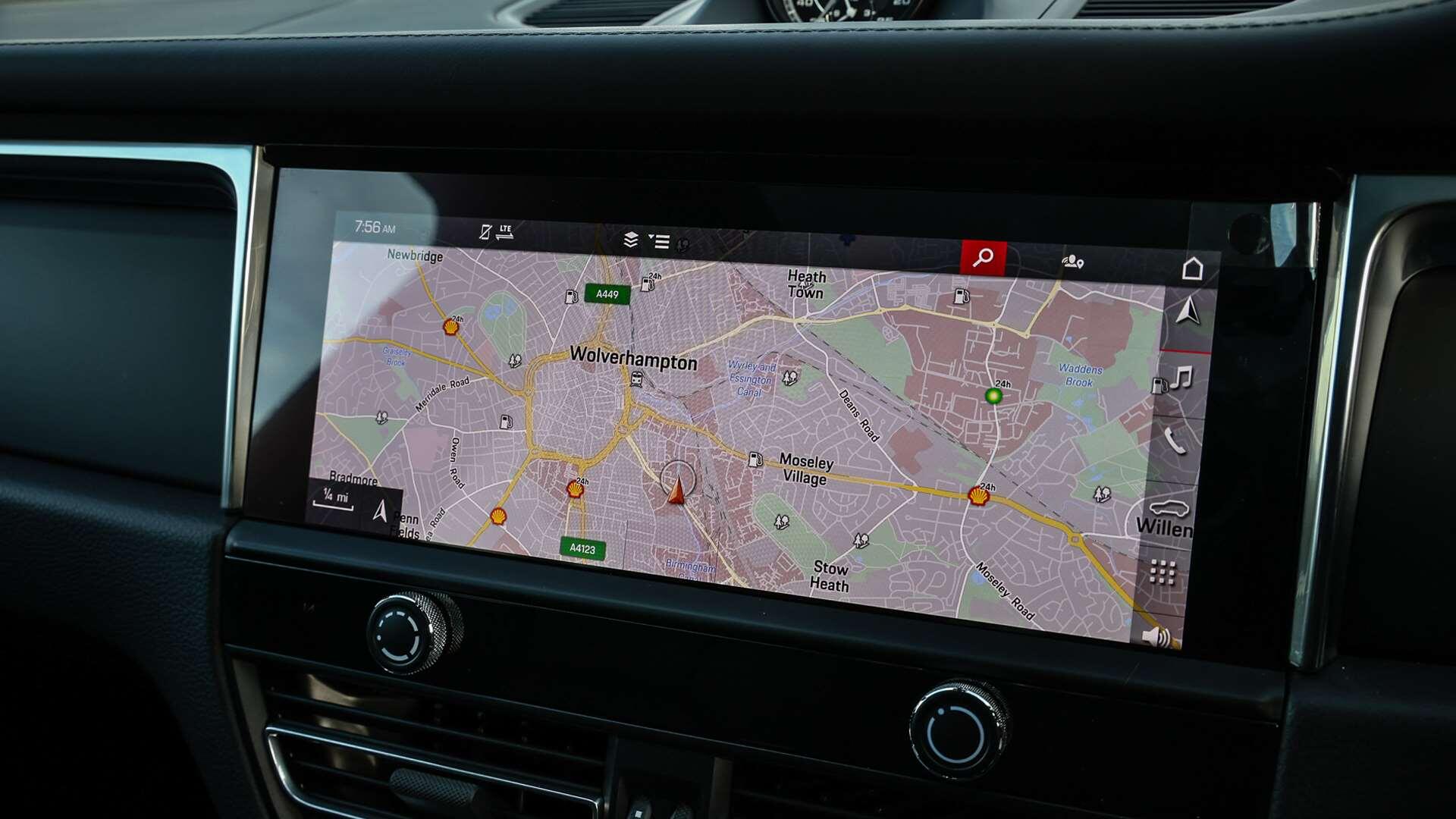 Porsche Macan view 21