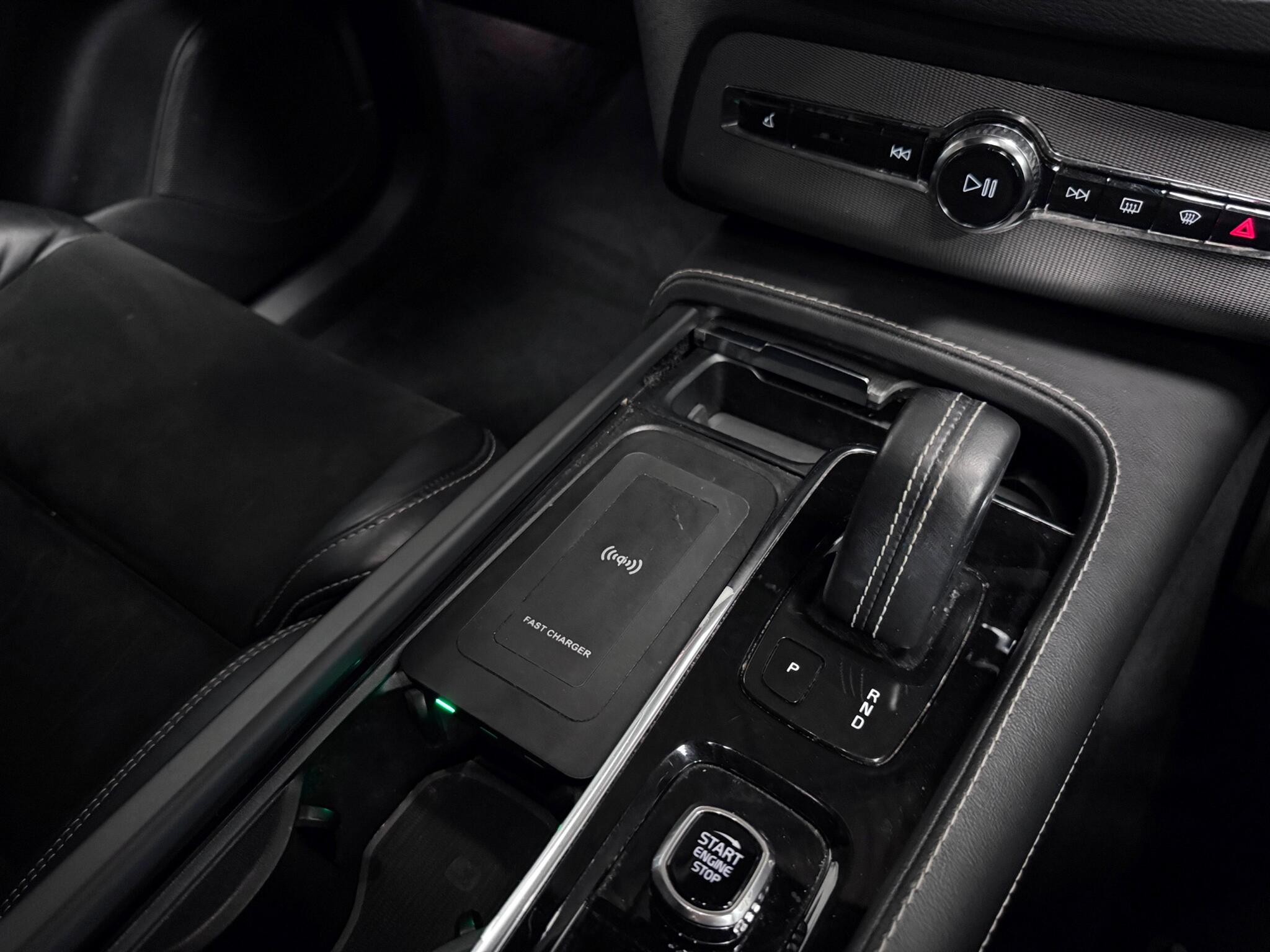 Volvo XC90 view 40
