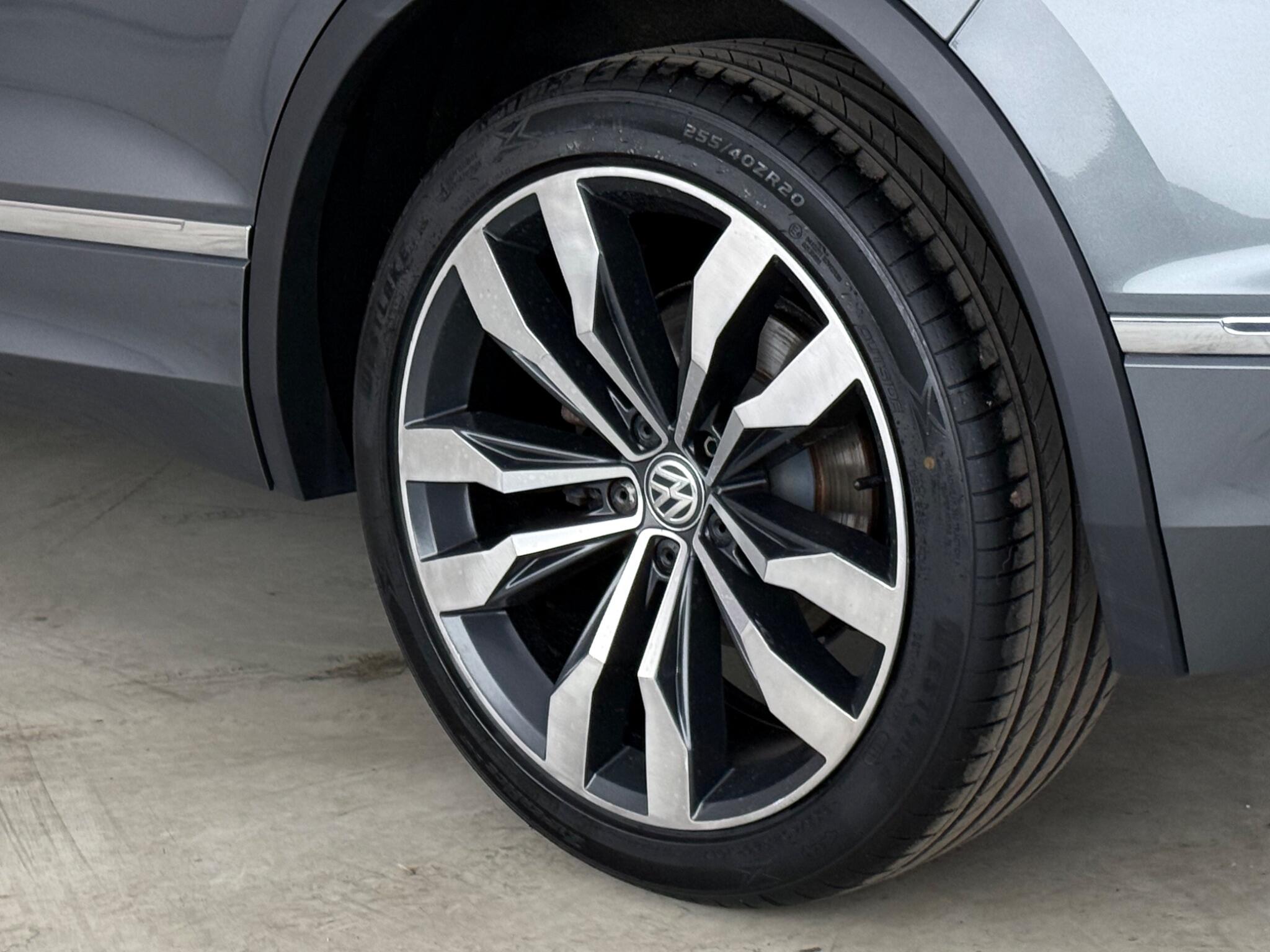 Volkswagen Tiguan view 8