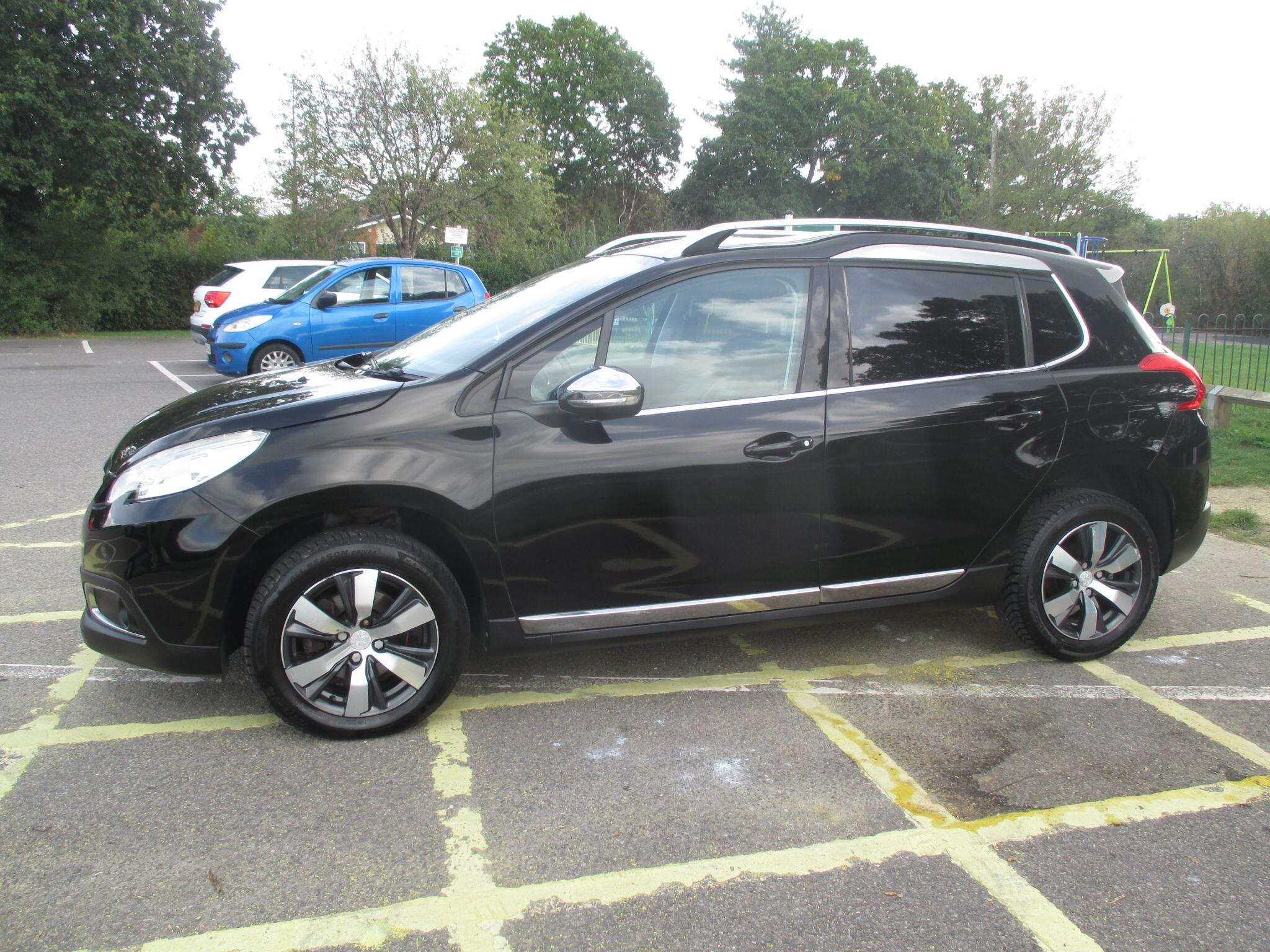 Peugeot 2008 view 17