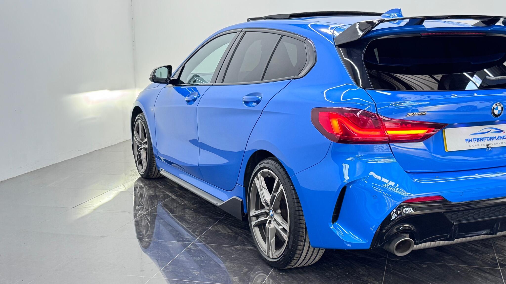BMW 1 Series view 28