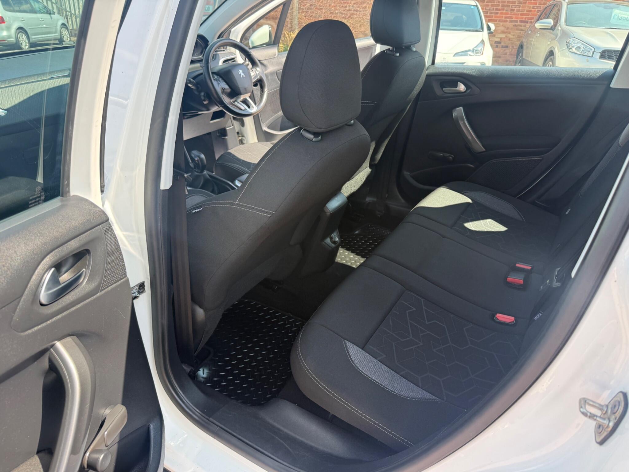 Peugeot 2008 view 24