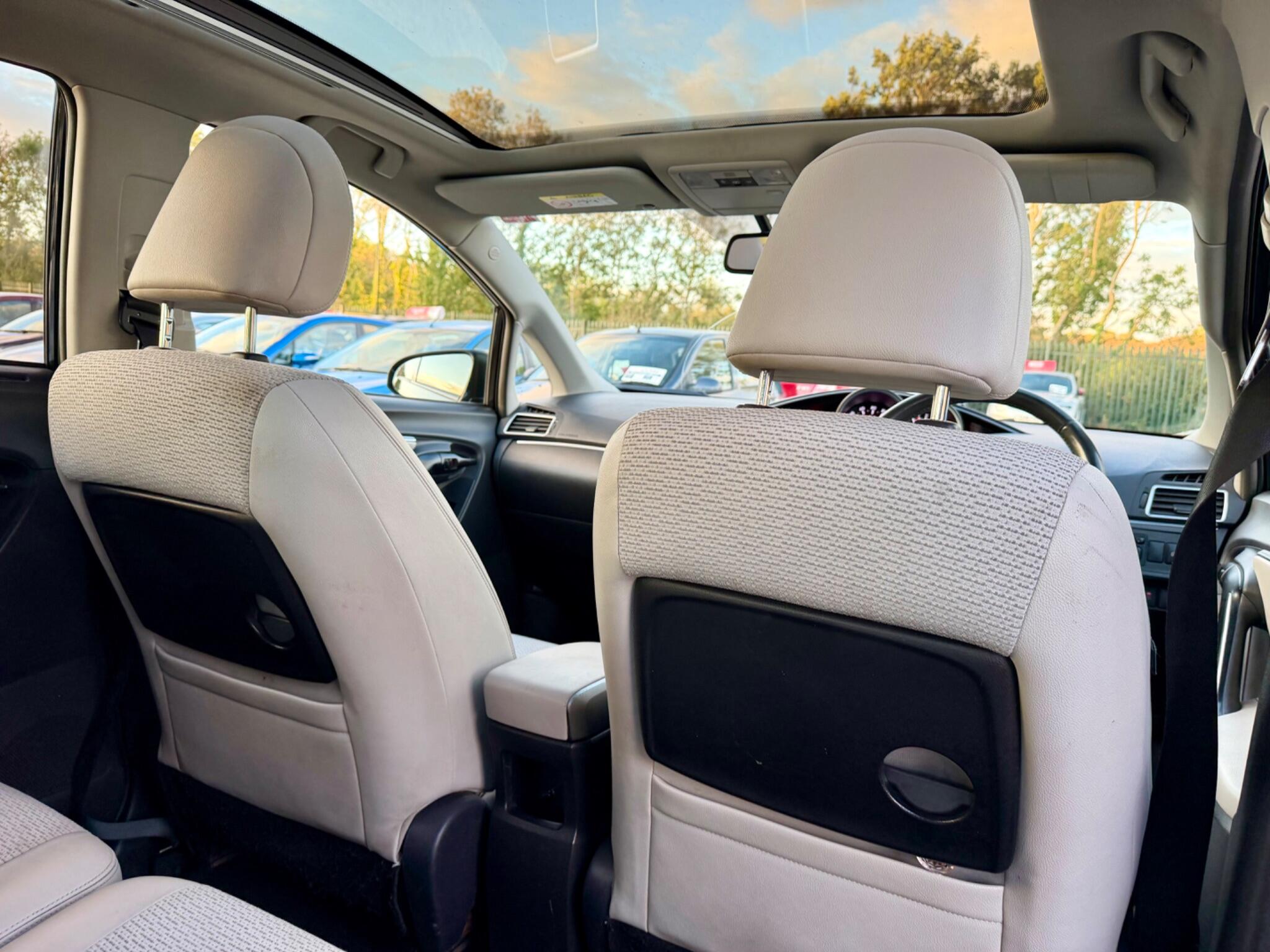 Toyota Verso view 27