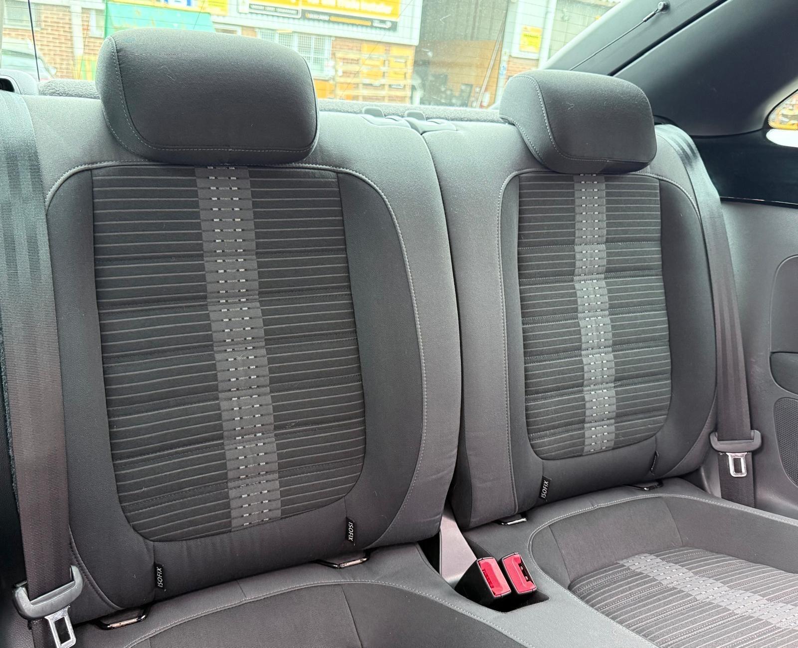 Volkswagen Beetle view 21