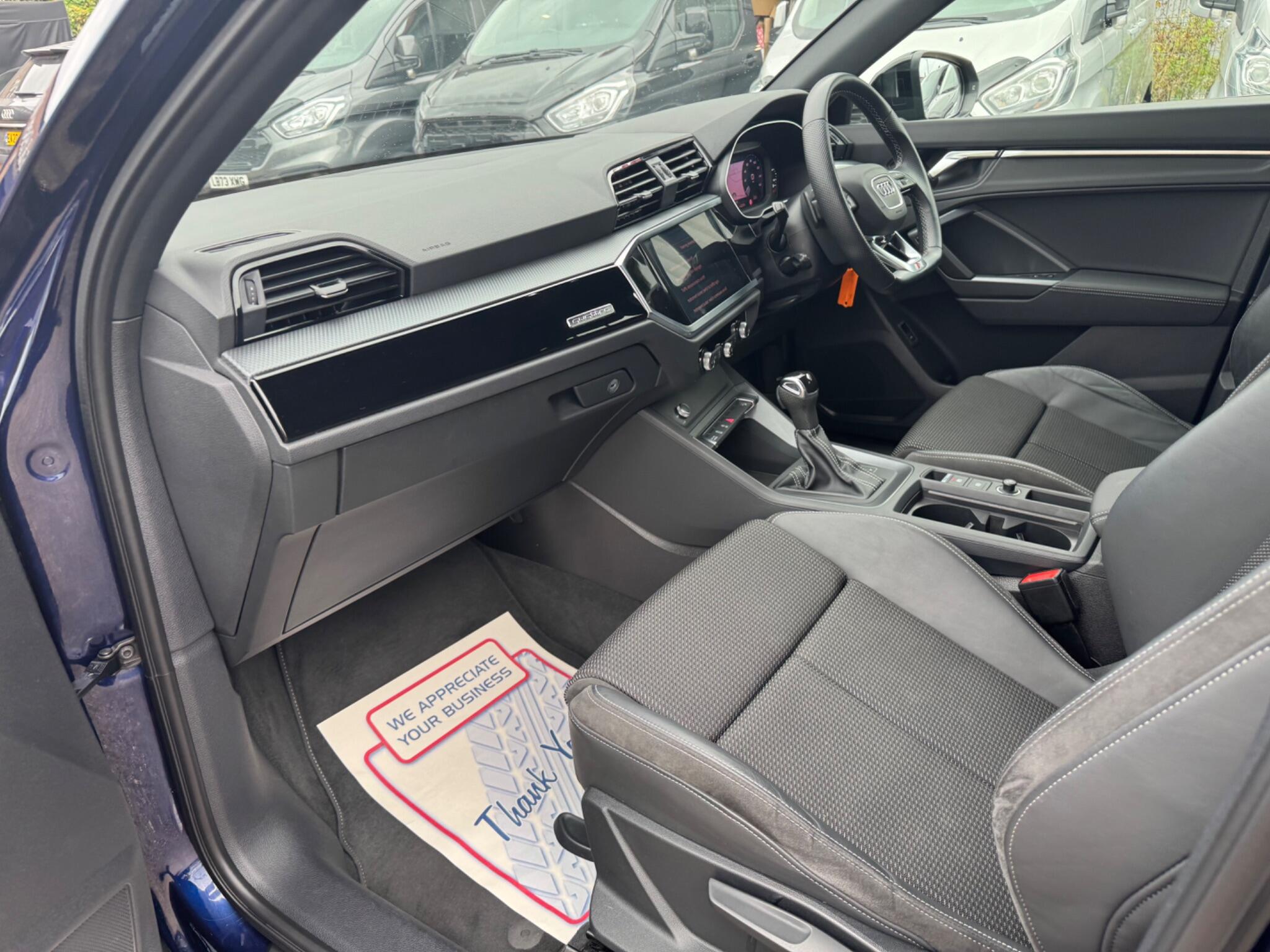 Audi Q3 view 51