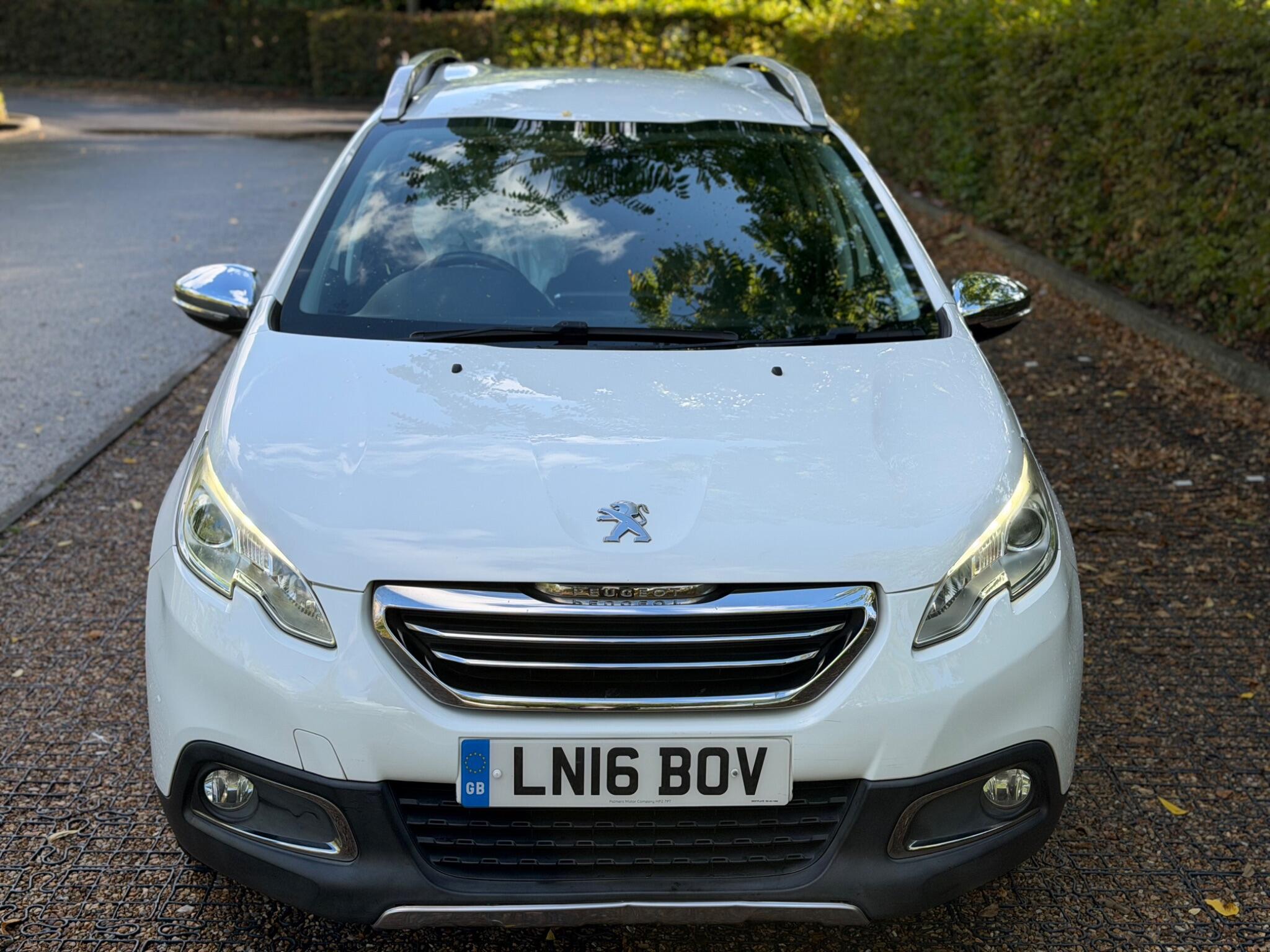 Peugeot 2008 view 12