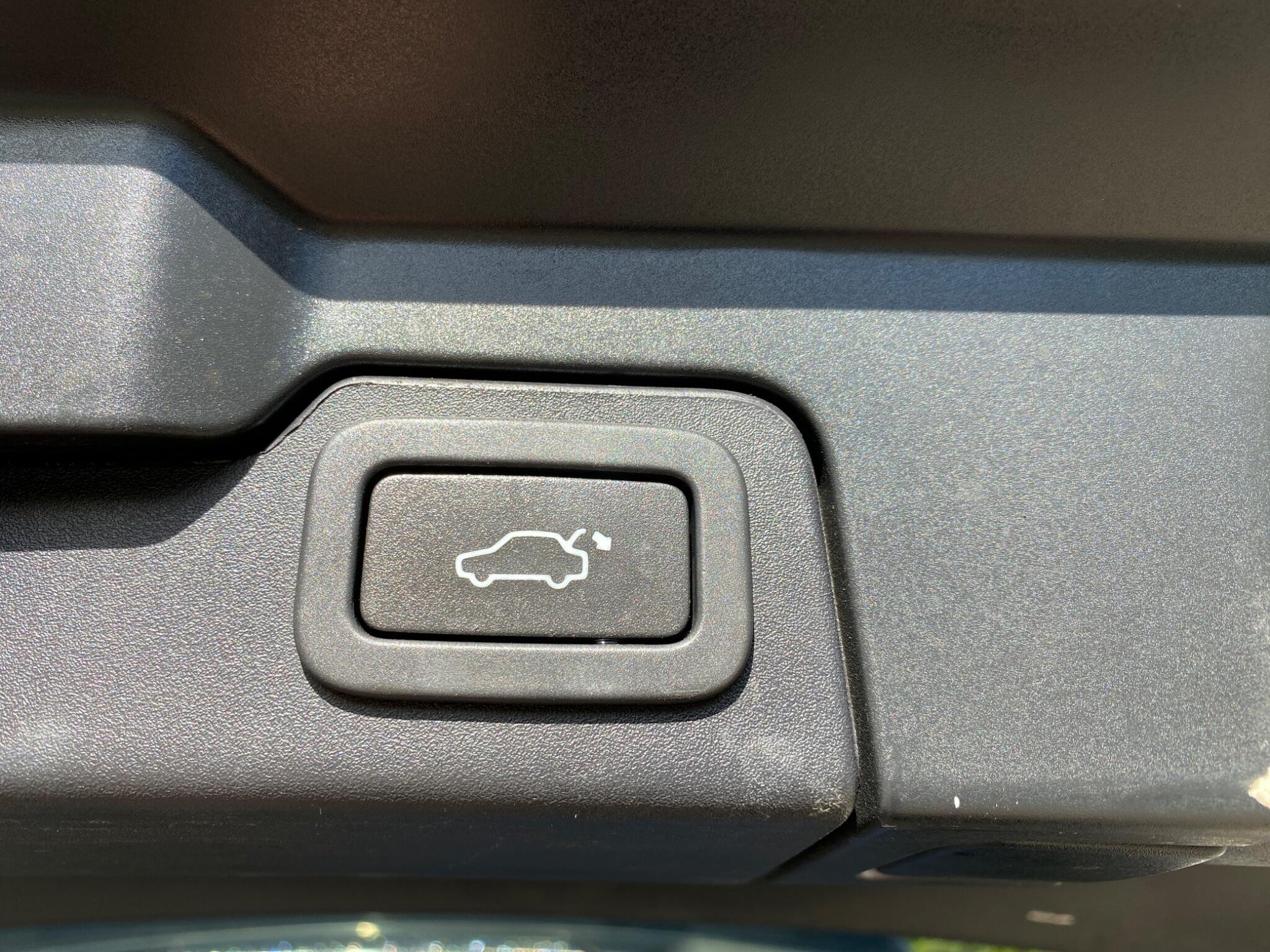 Land Rover Range Rover Evoque view 34