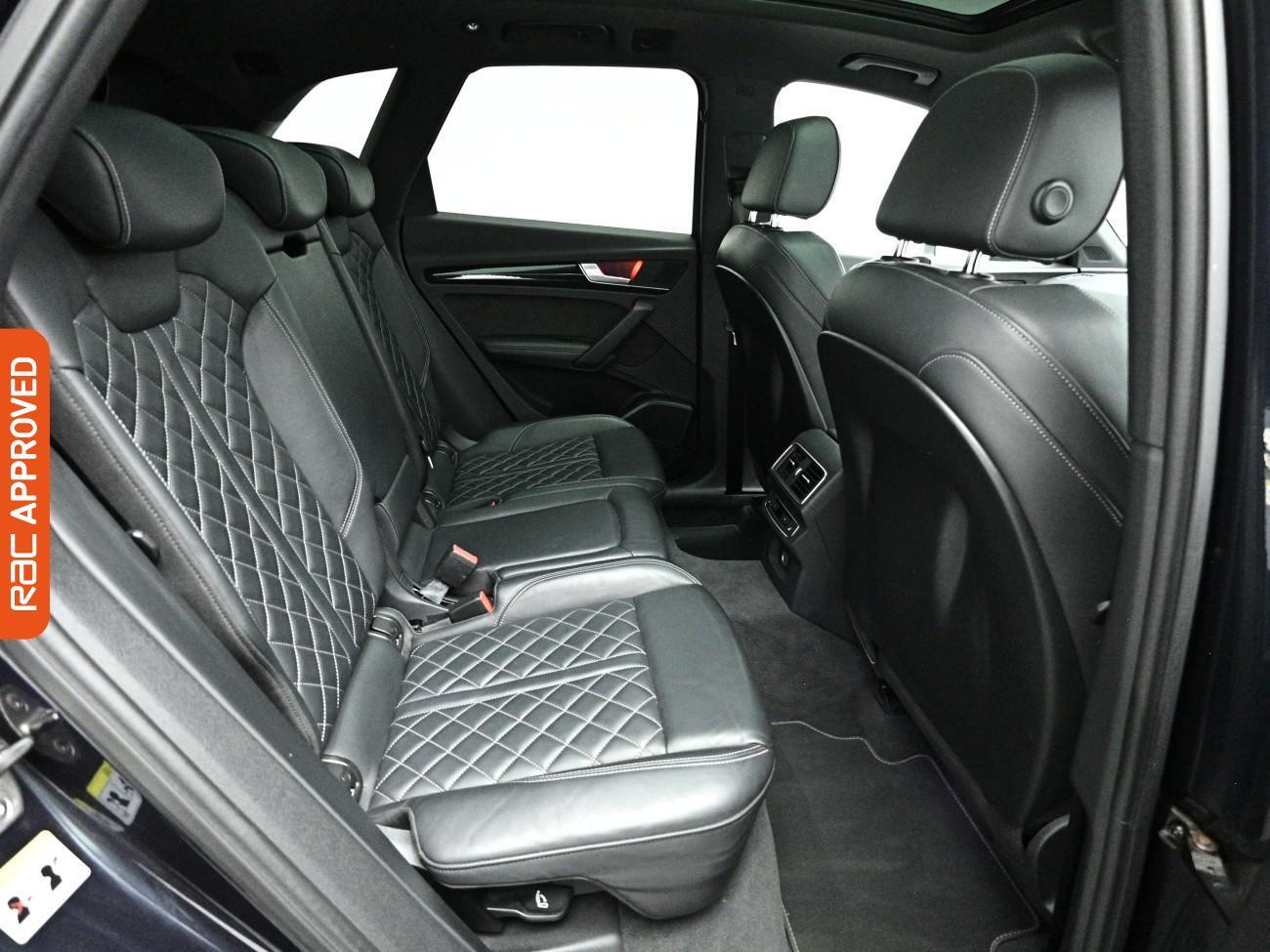 Audi Q5 view 13
