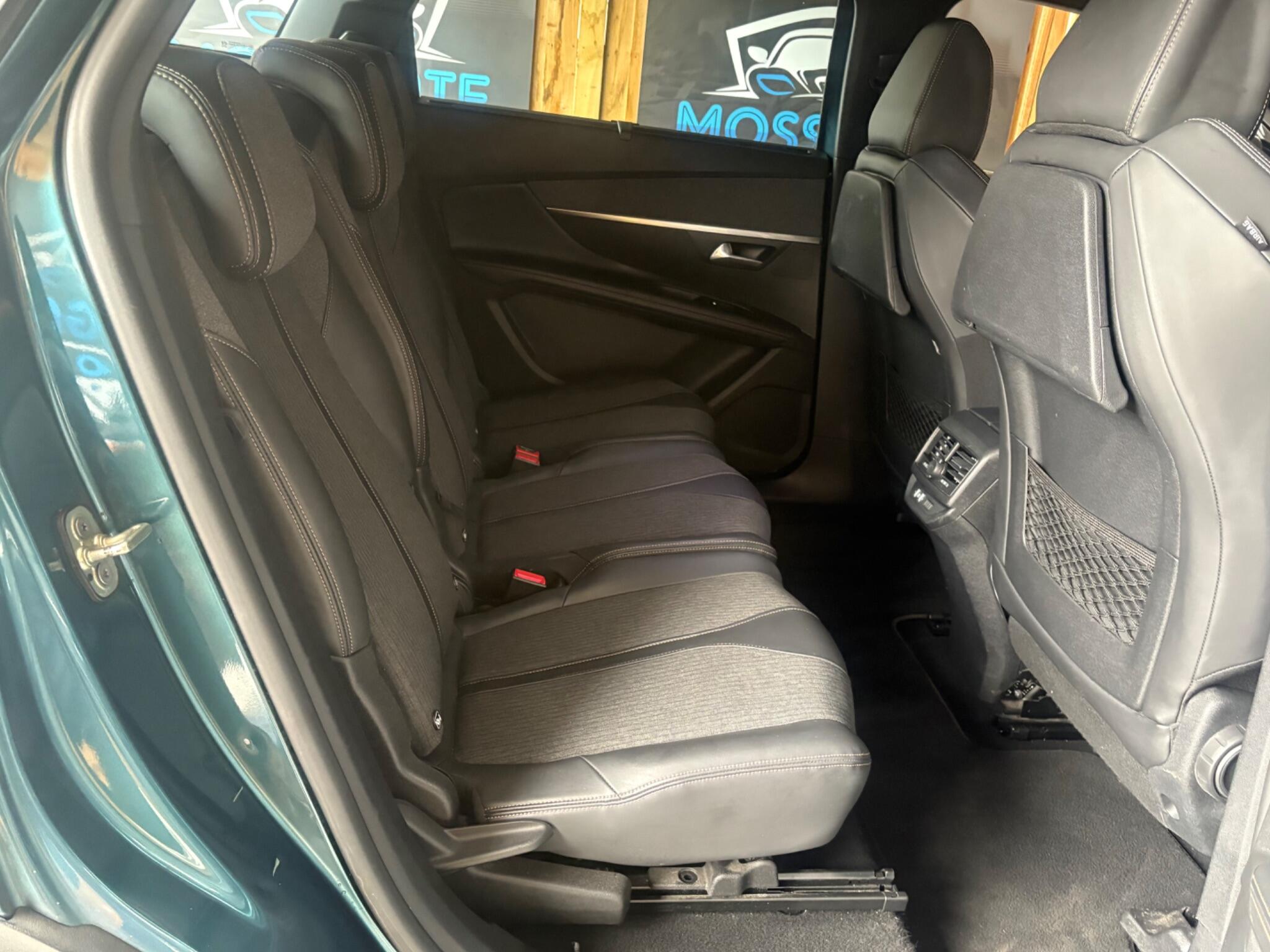 Peugeot 5008 view 19
