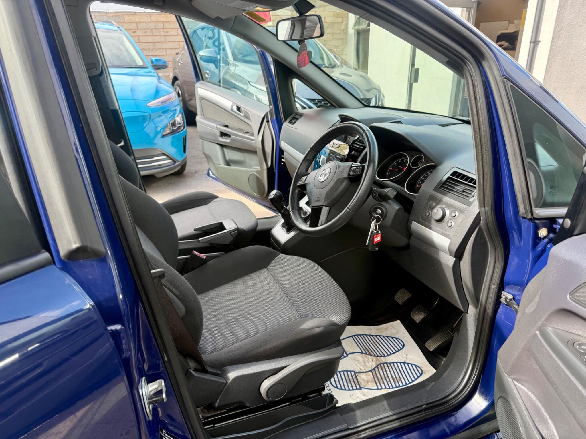 Vauxhall Zafira view 10