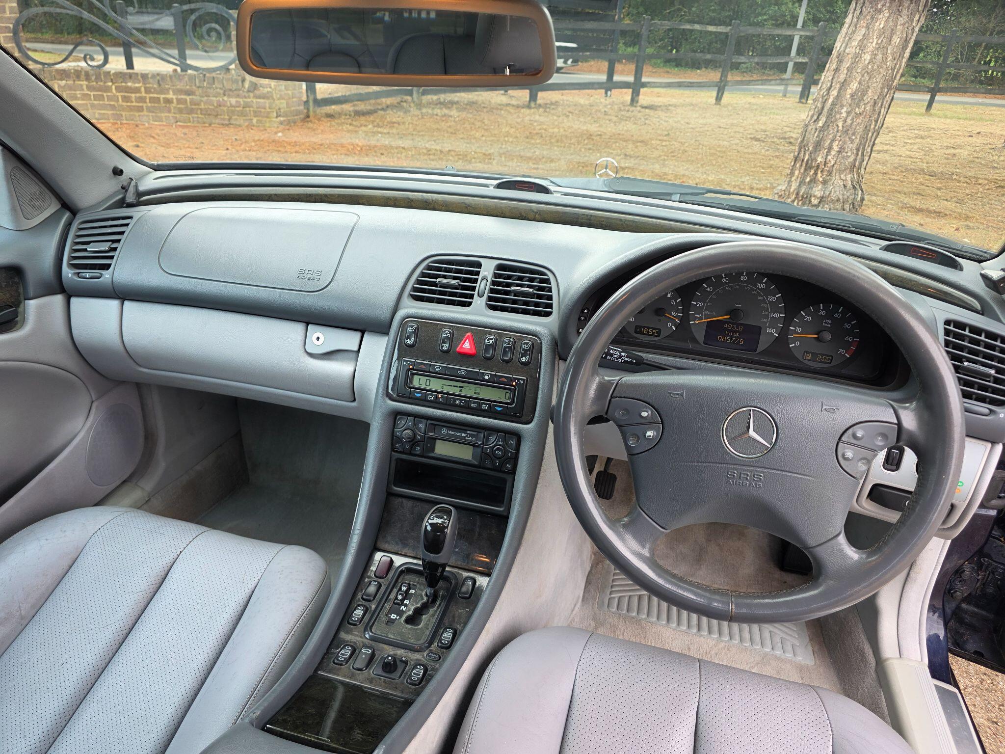 Mercedes-Benz CLK view 12