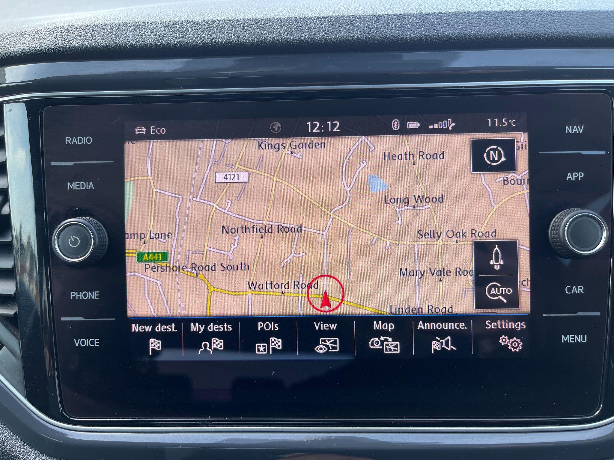 Volkswagen T-Roc view 40
