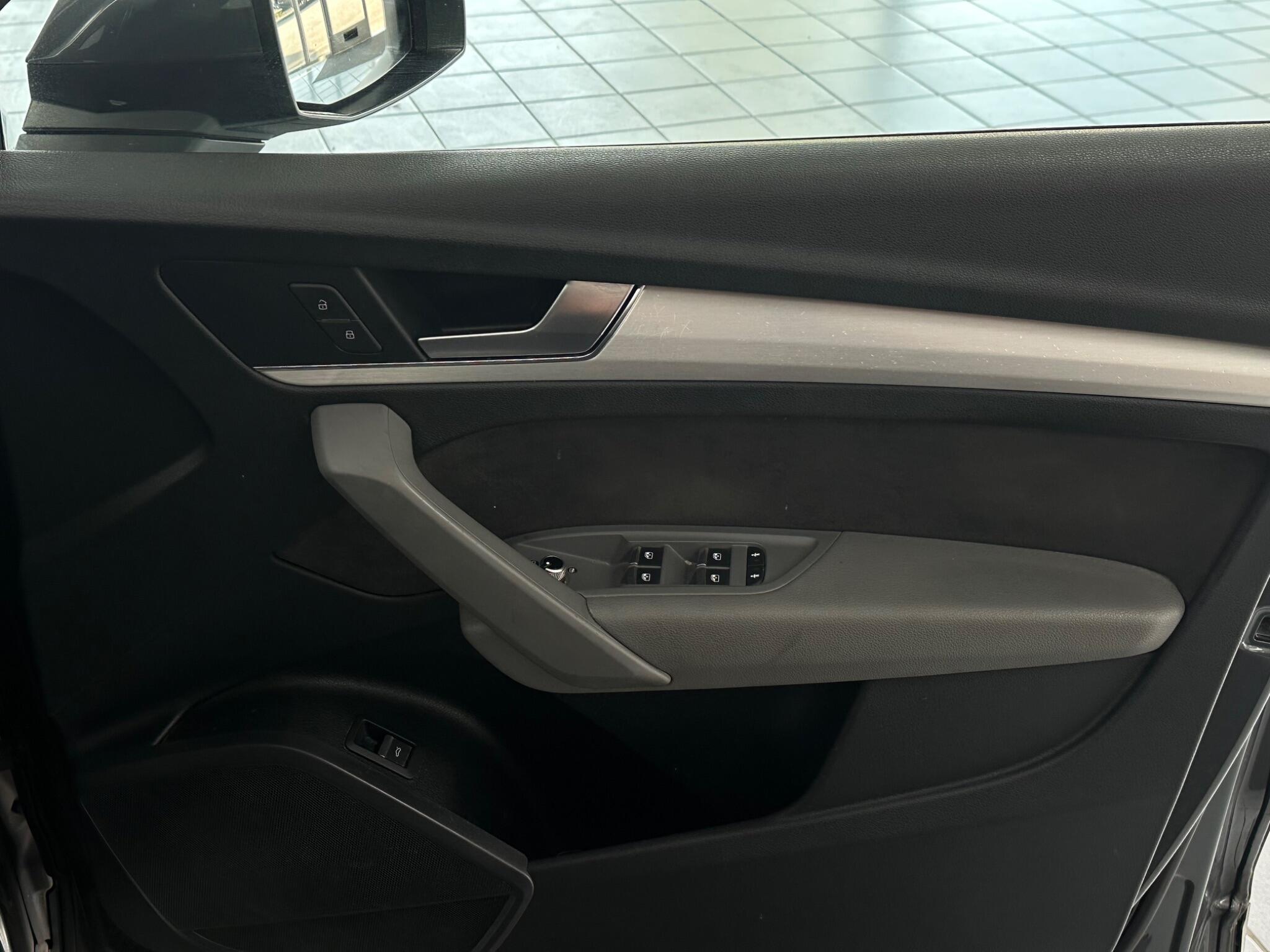 Audi Q5 view 20