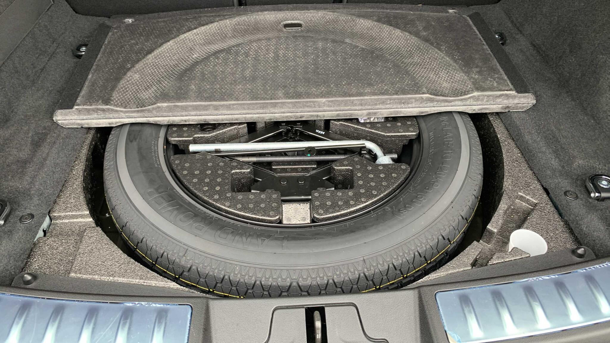 Land Rover Range Rover Evoque view 37