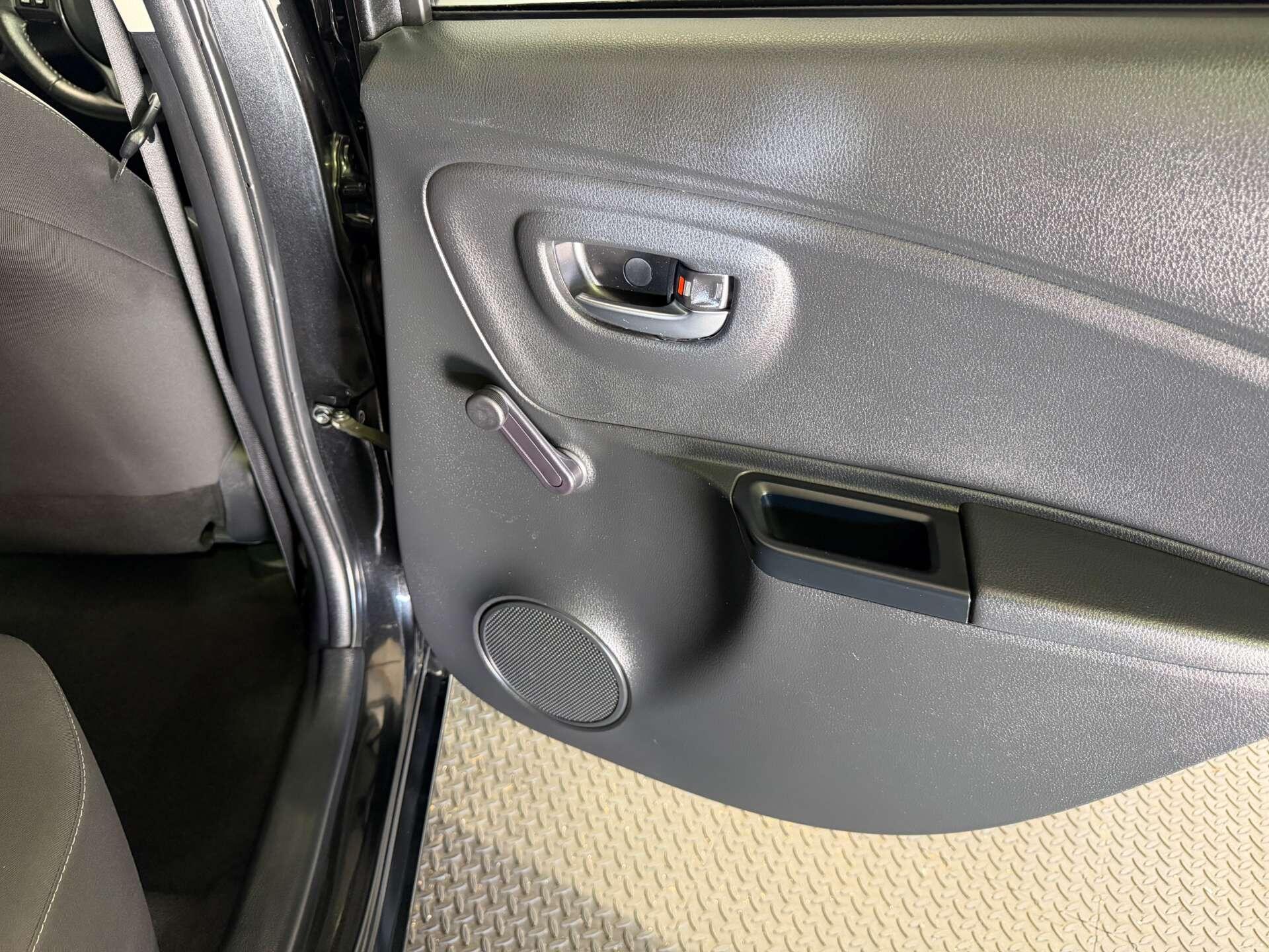 Toyota Yaris view 42