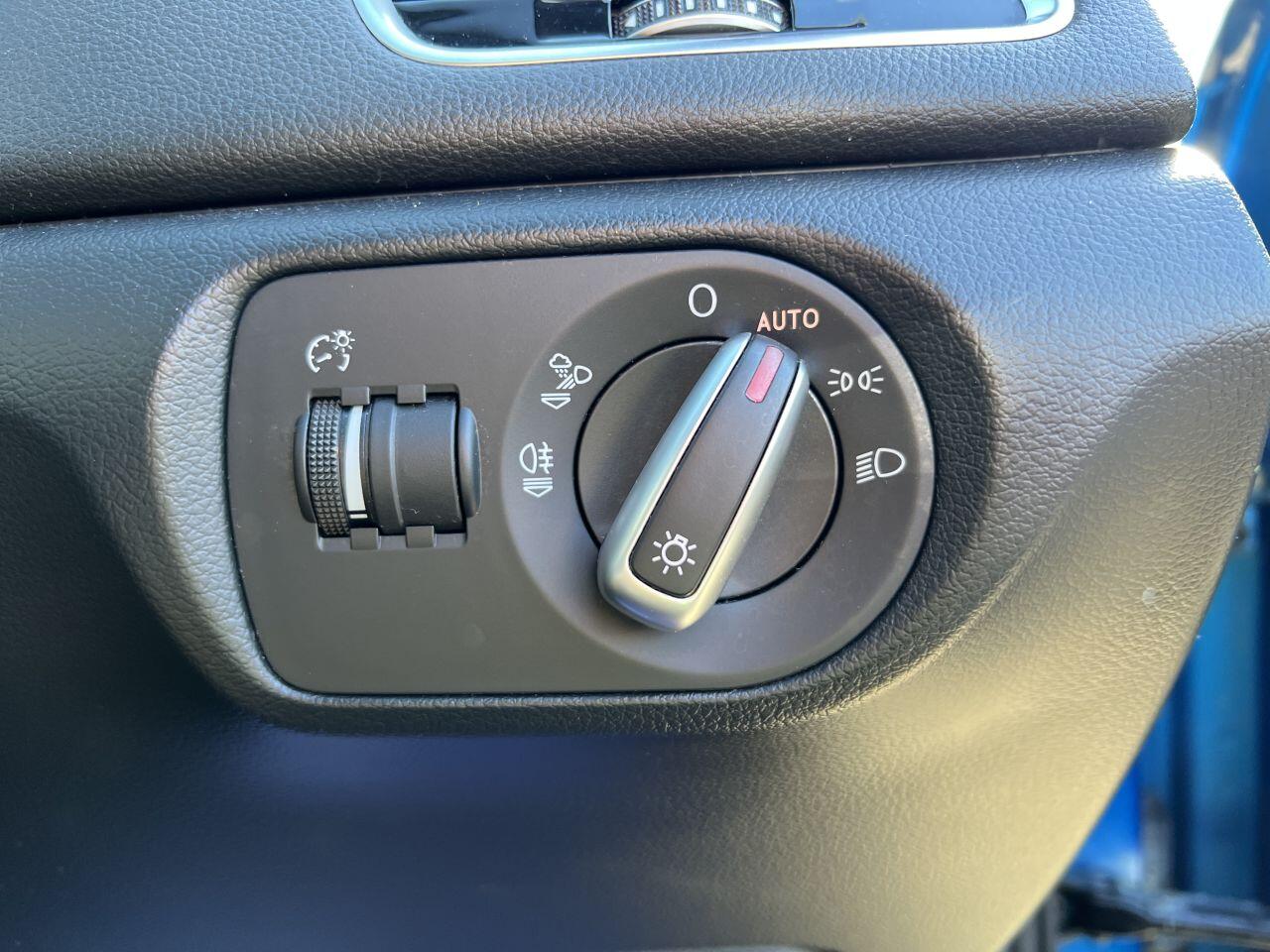 Audi Q3 view 50