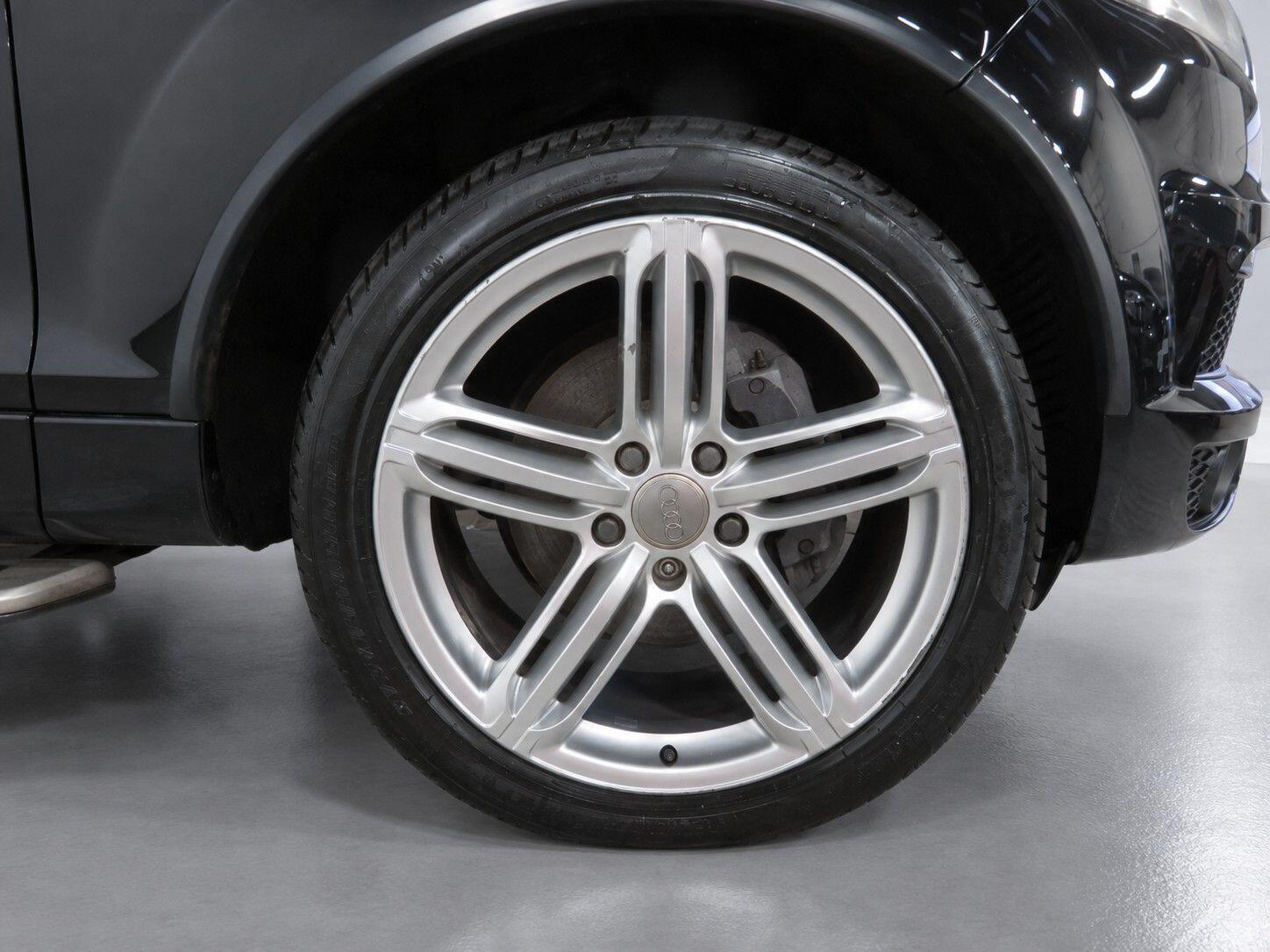 Audi Q7 view 58