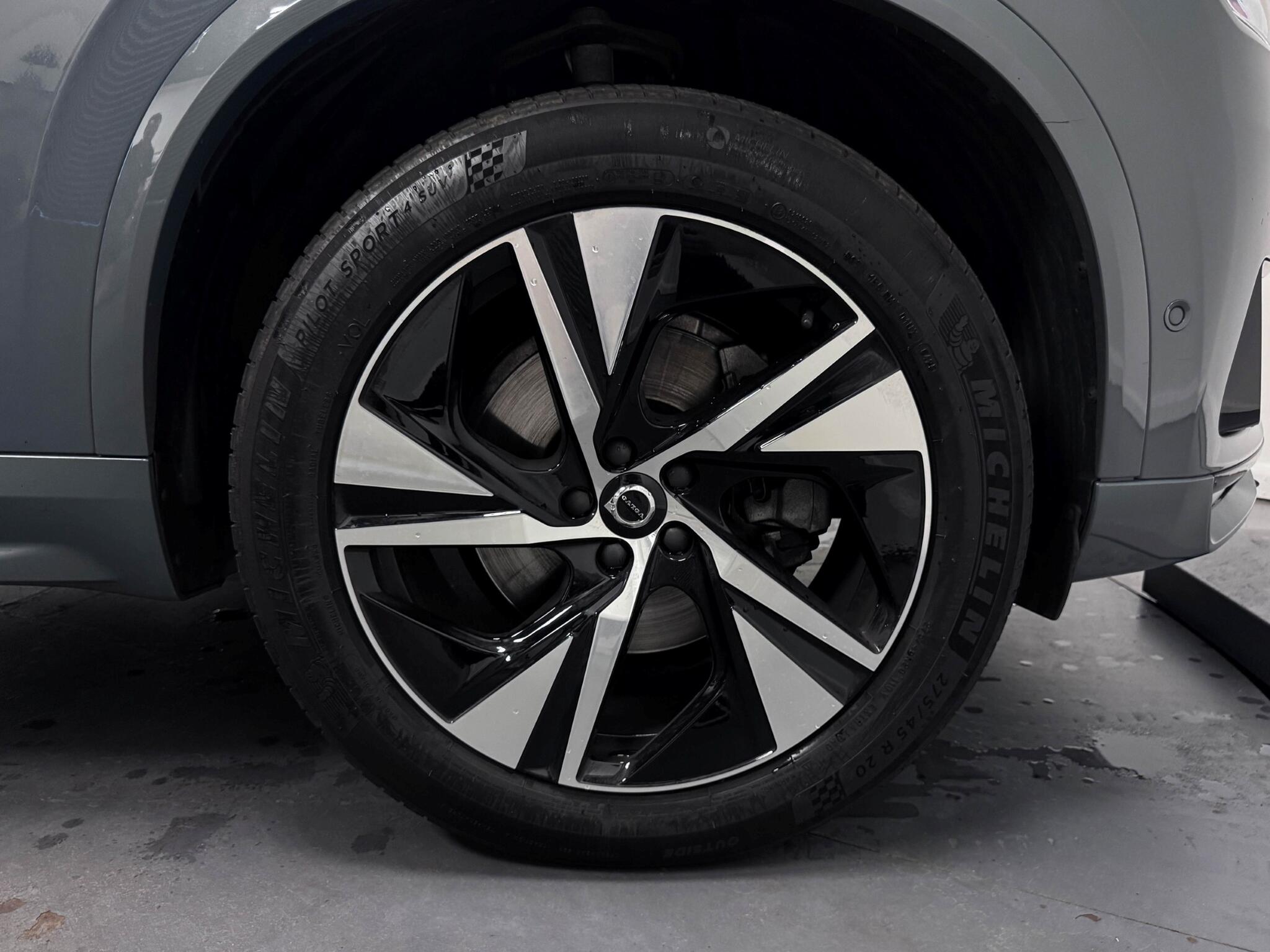 Volvo XC90 view 56