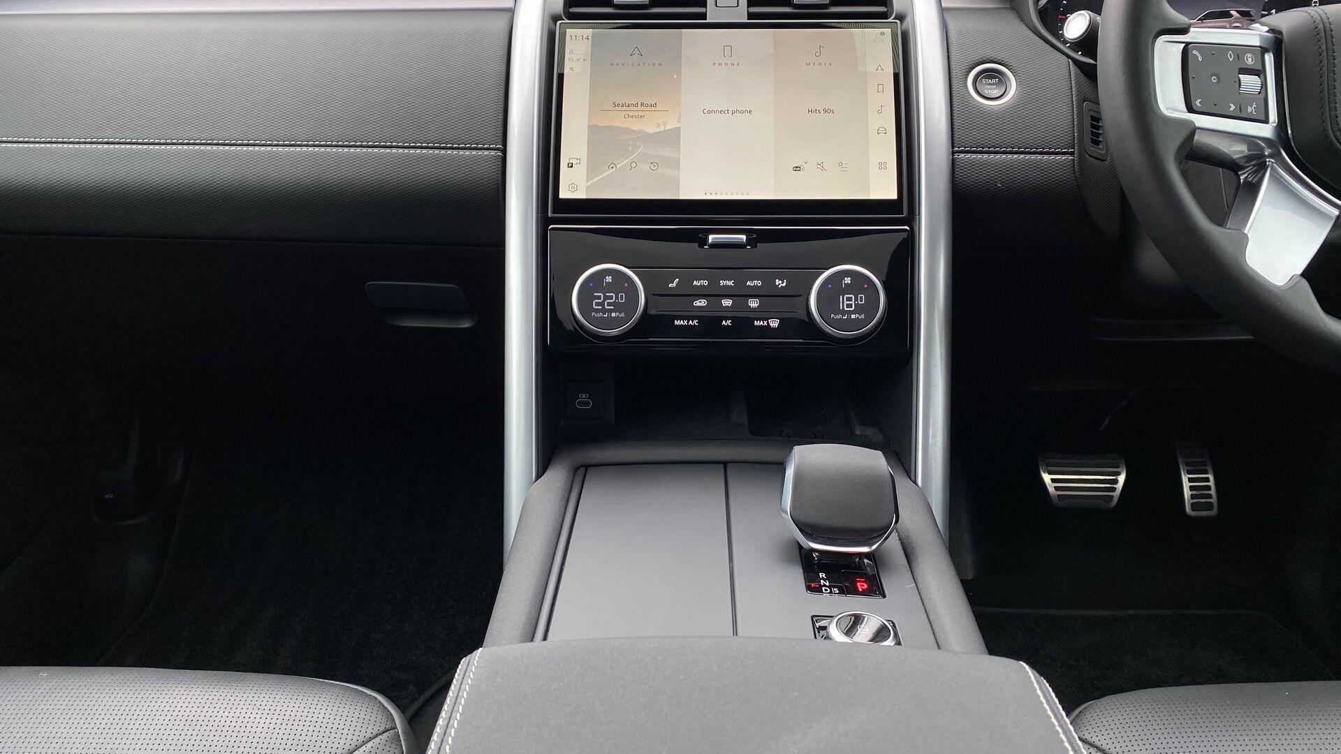 Land Rover Discovery view 14