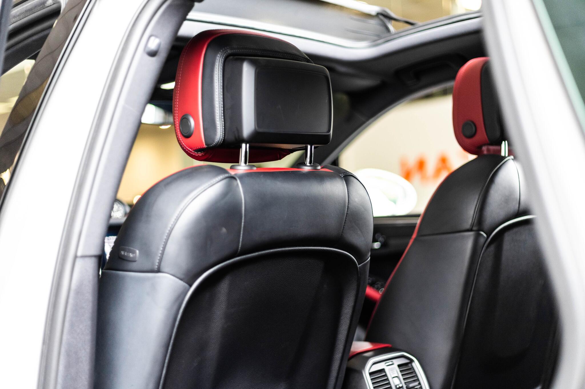 Porsche Macan view 18