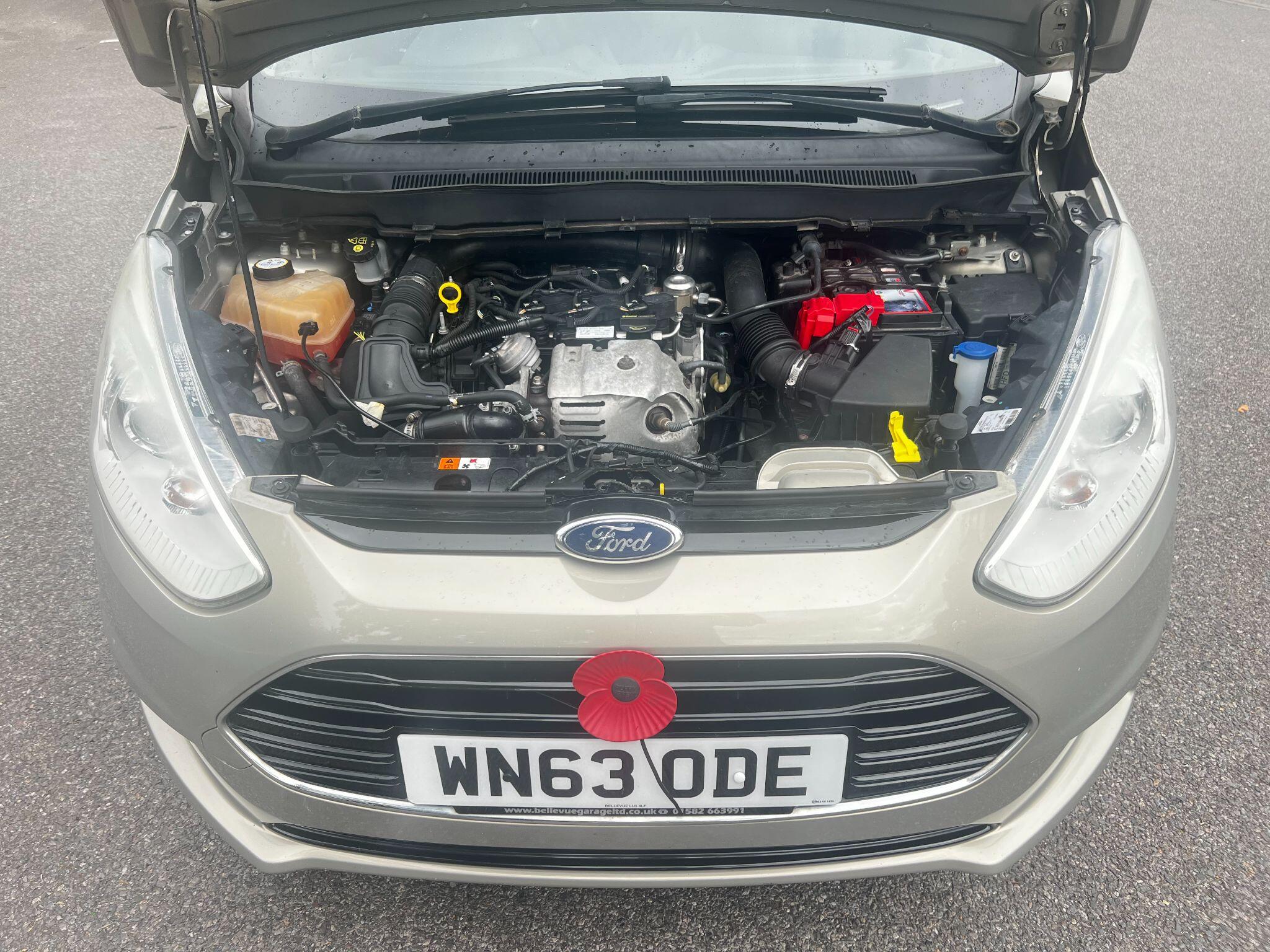Ford B-Max view 39