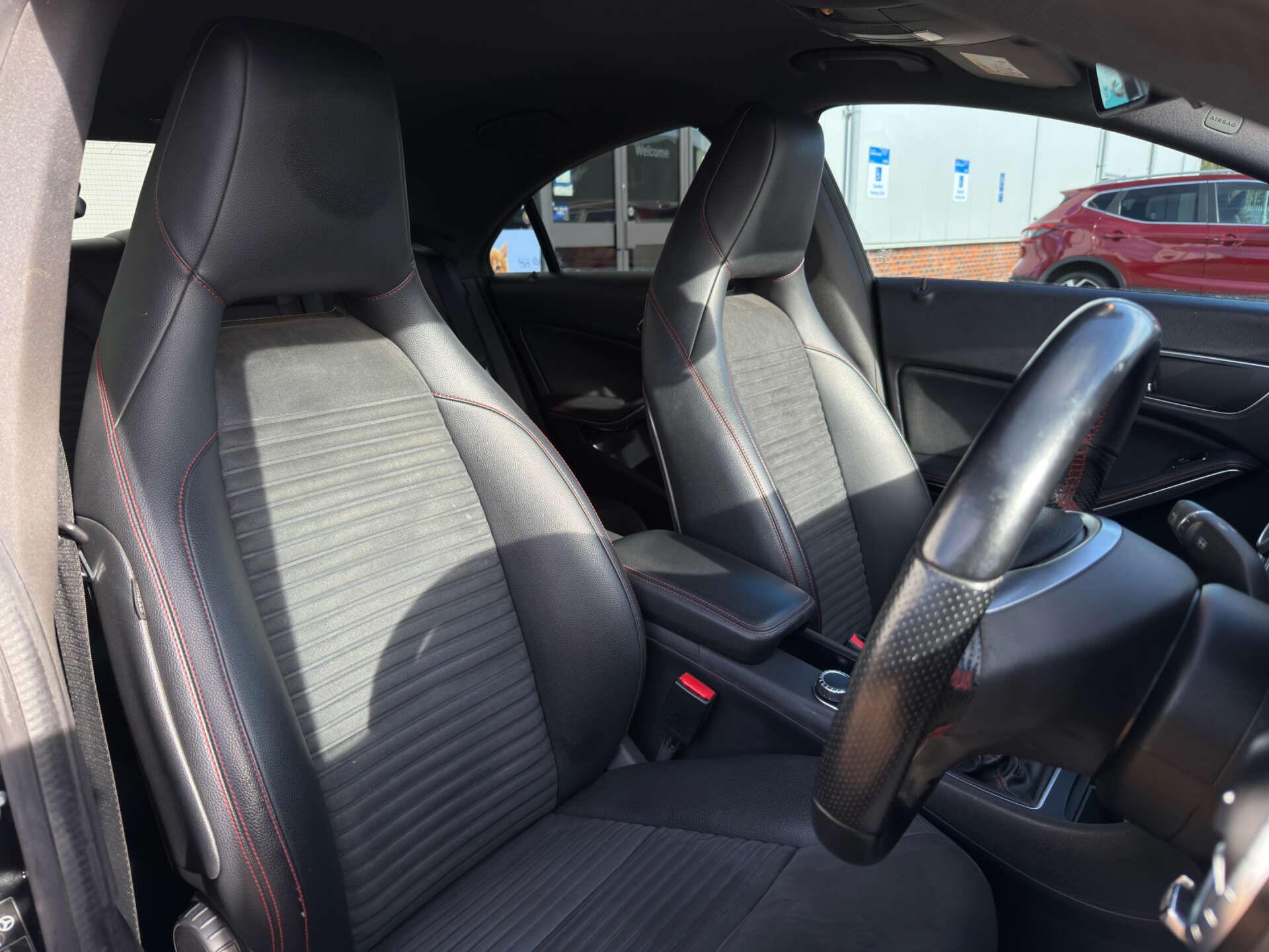 Mercedes-Benz Cla view 14