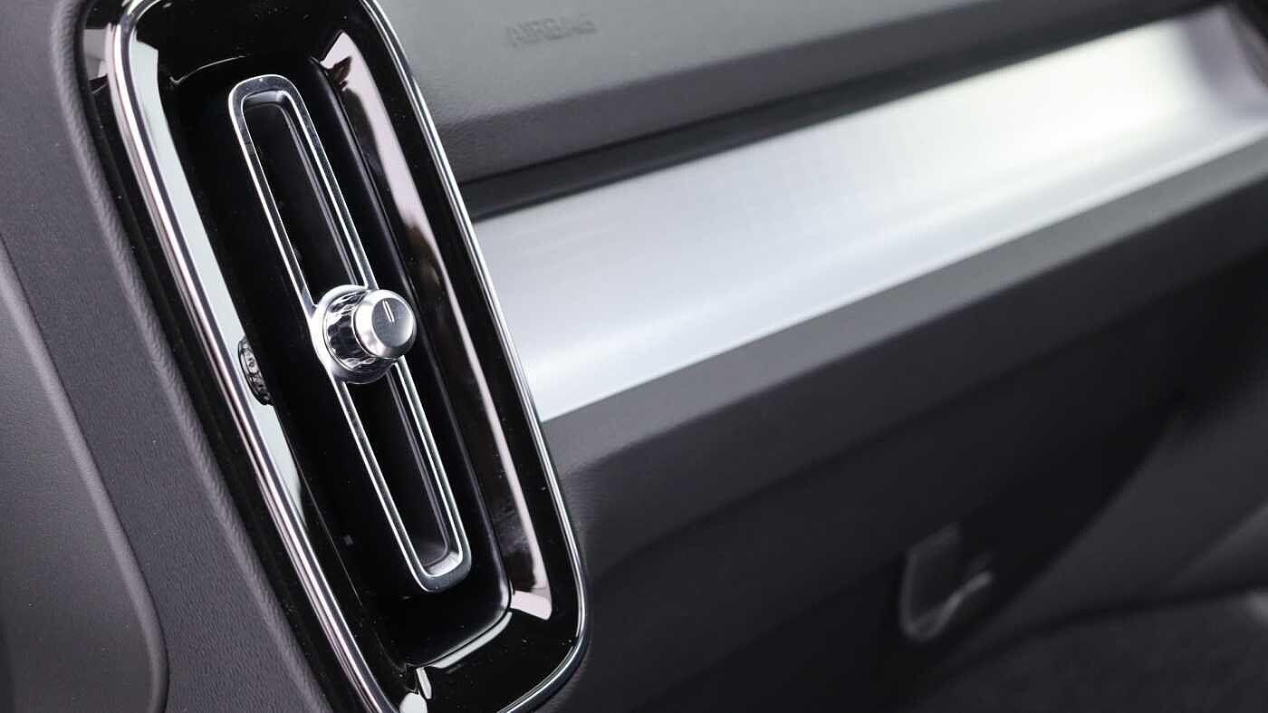 Volvo XC40 view 41