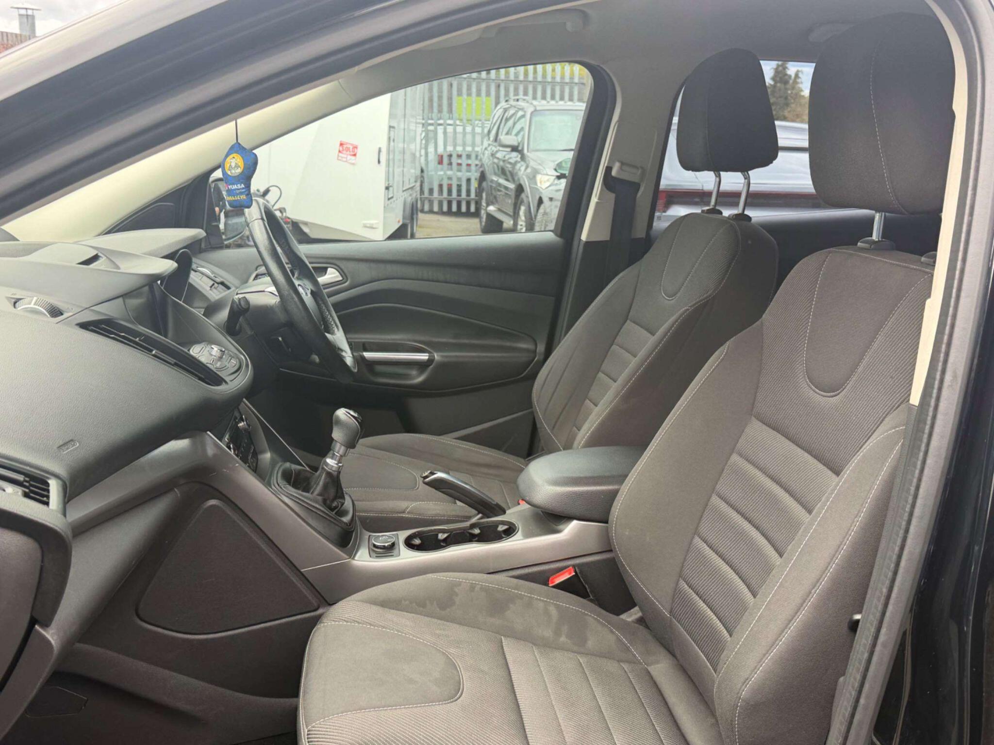 Ford Kuga view 25