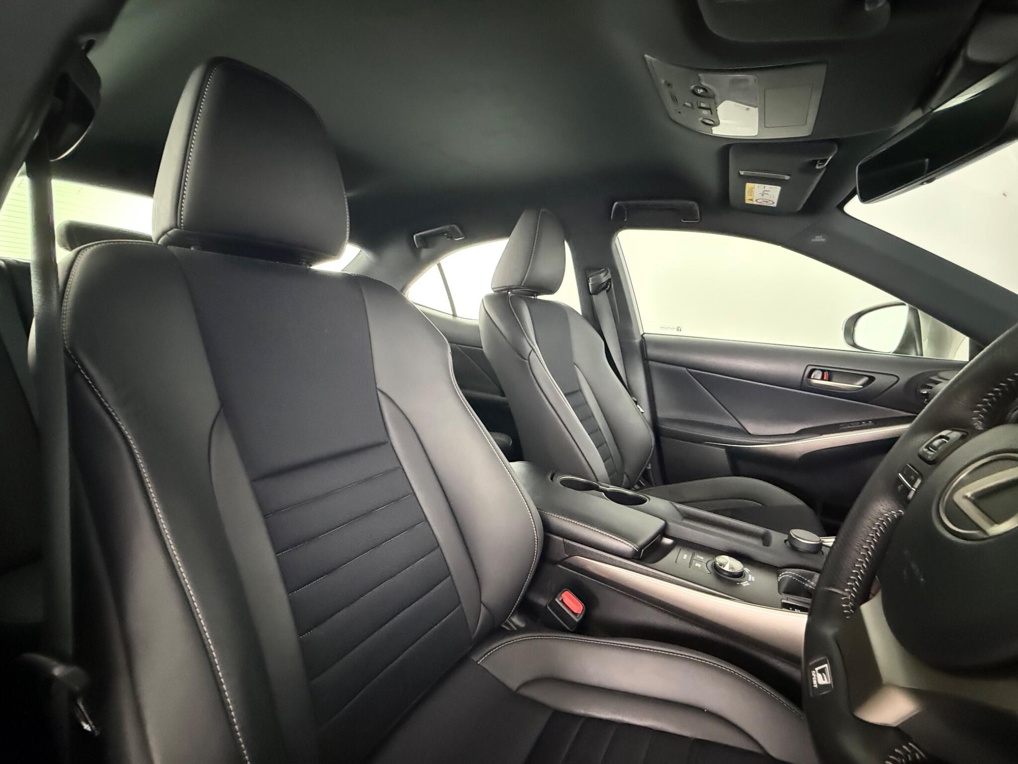 Lexus Is view 30
