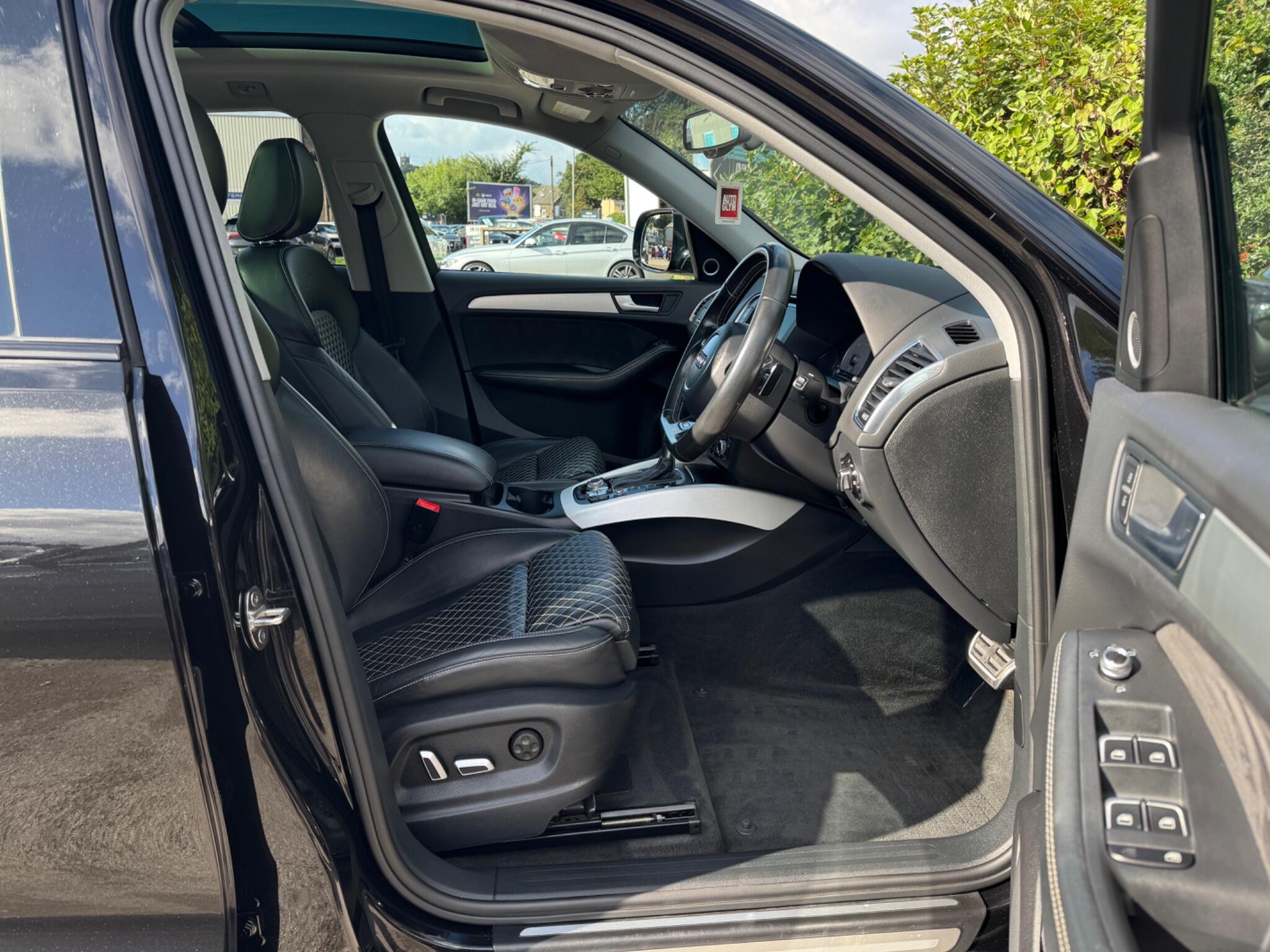 Audi SQ5 view 52