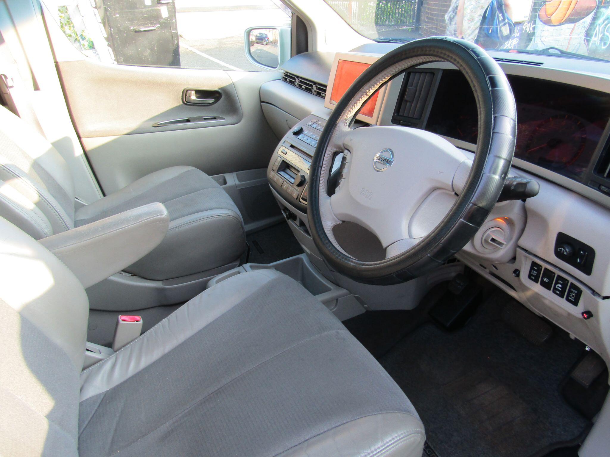 Nissan Elgrand view 14
