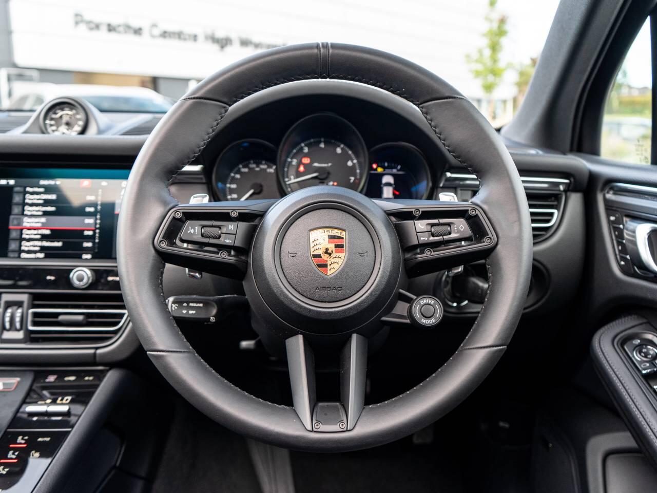 Porsche Macan view 21